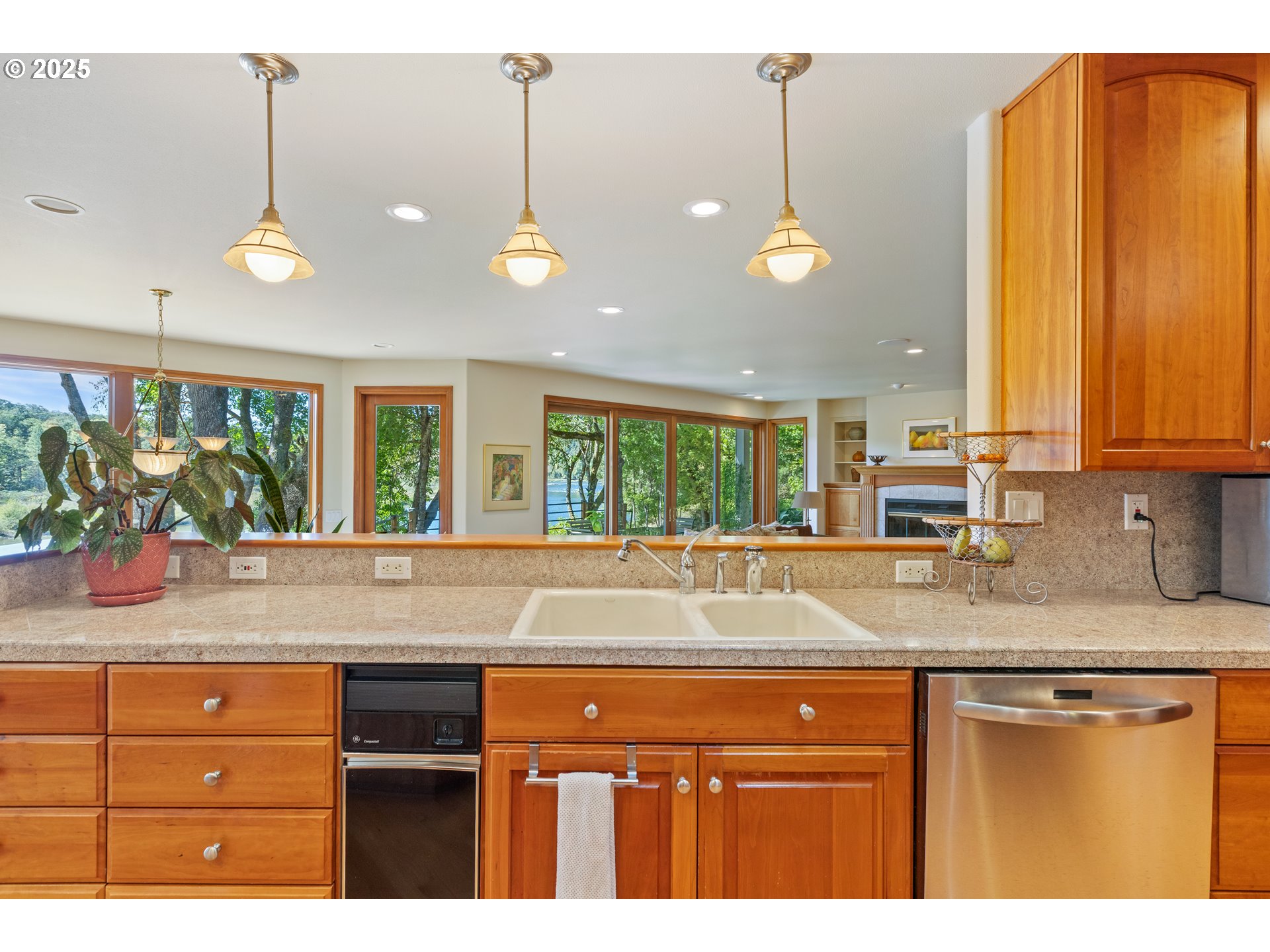 property viewer photo 19
