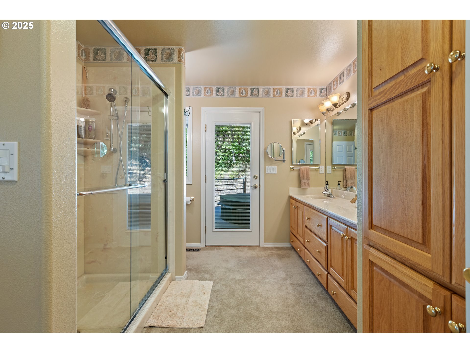 property viewer photo 25