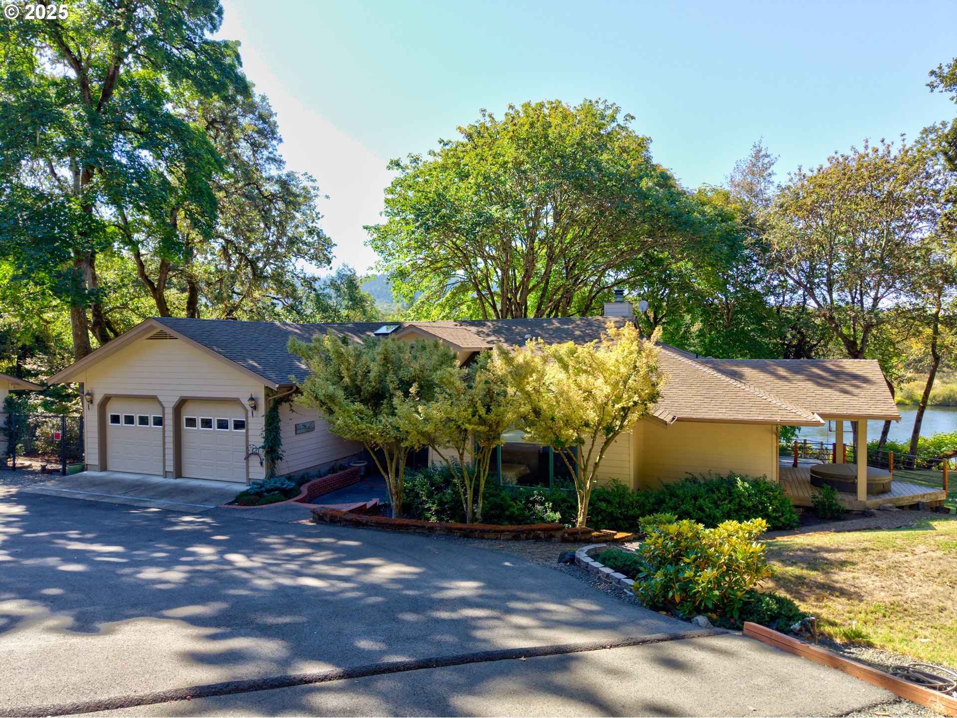 property viewer photo 3