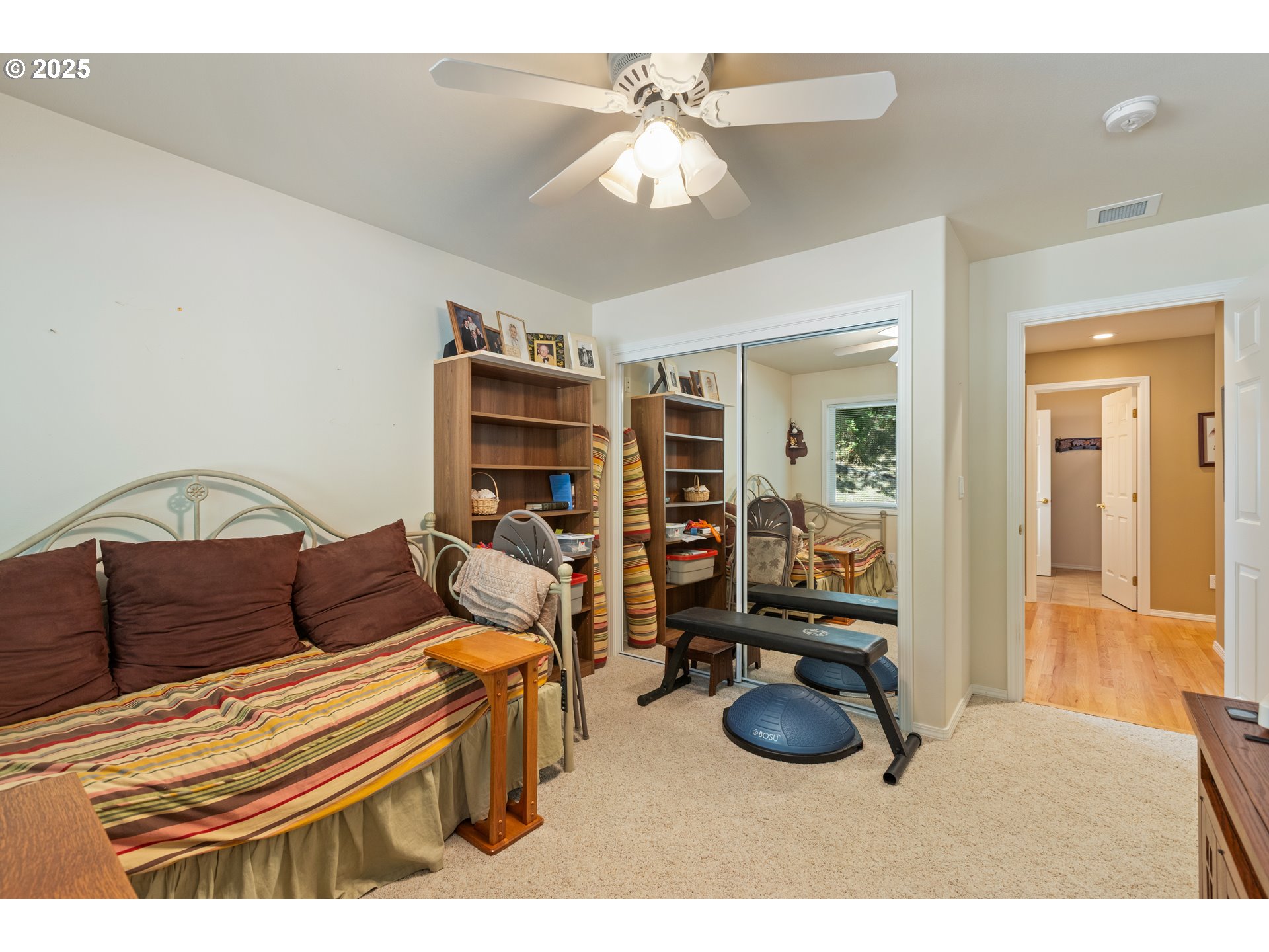 property viewer photo 35