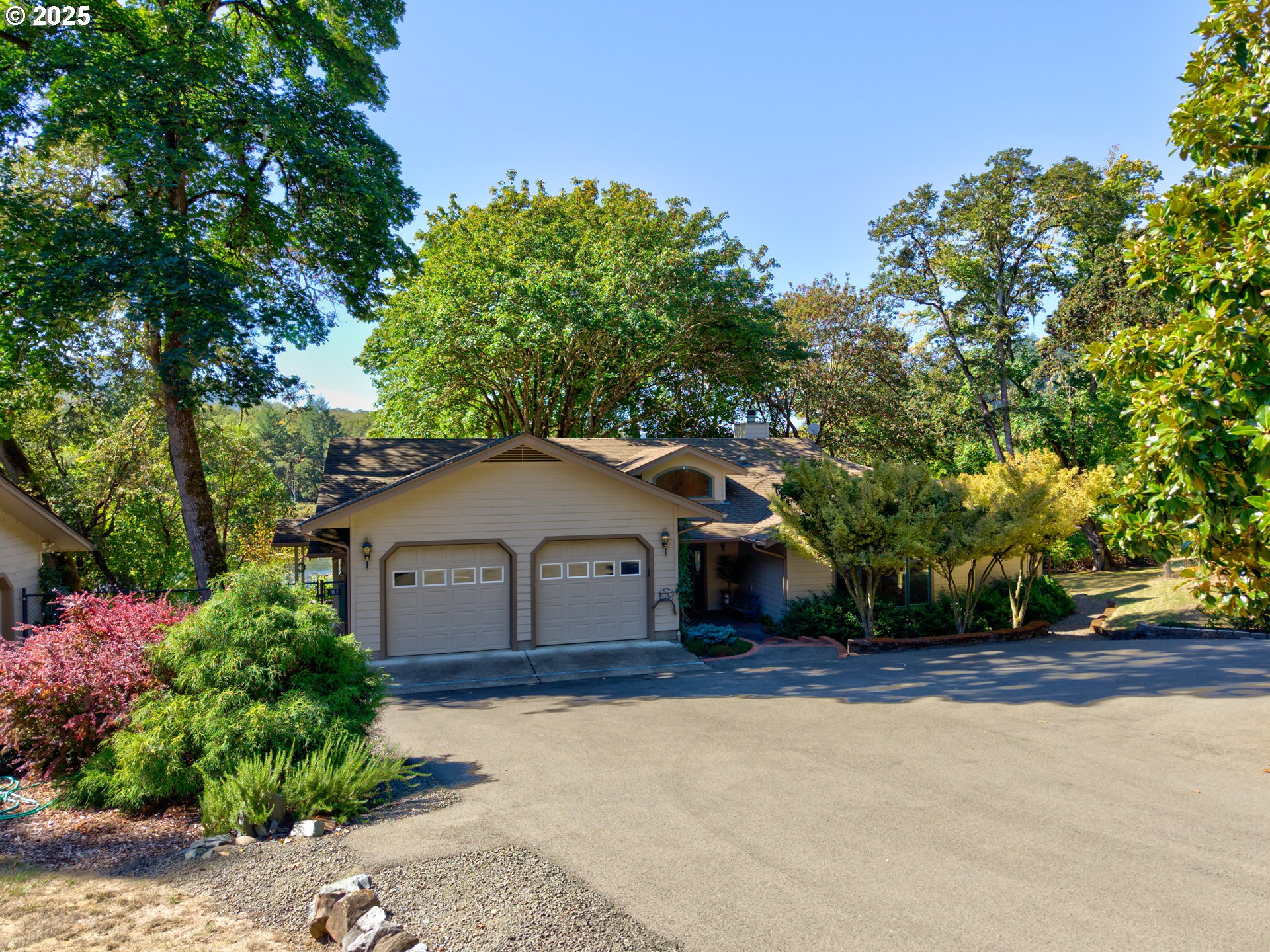 property viewer photo 44