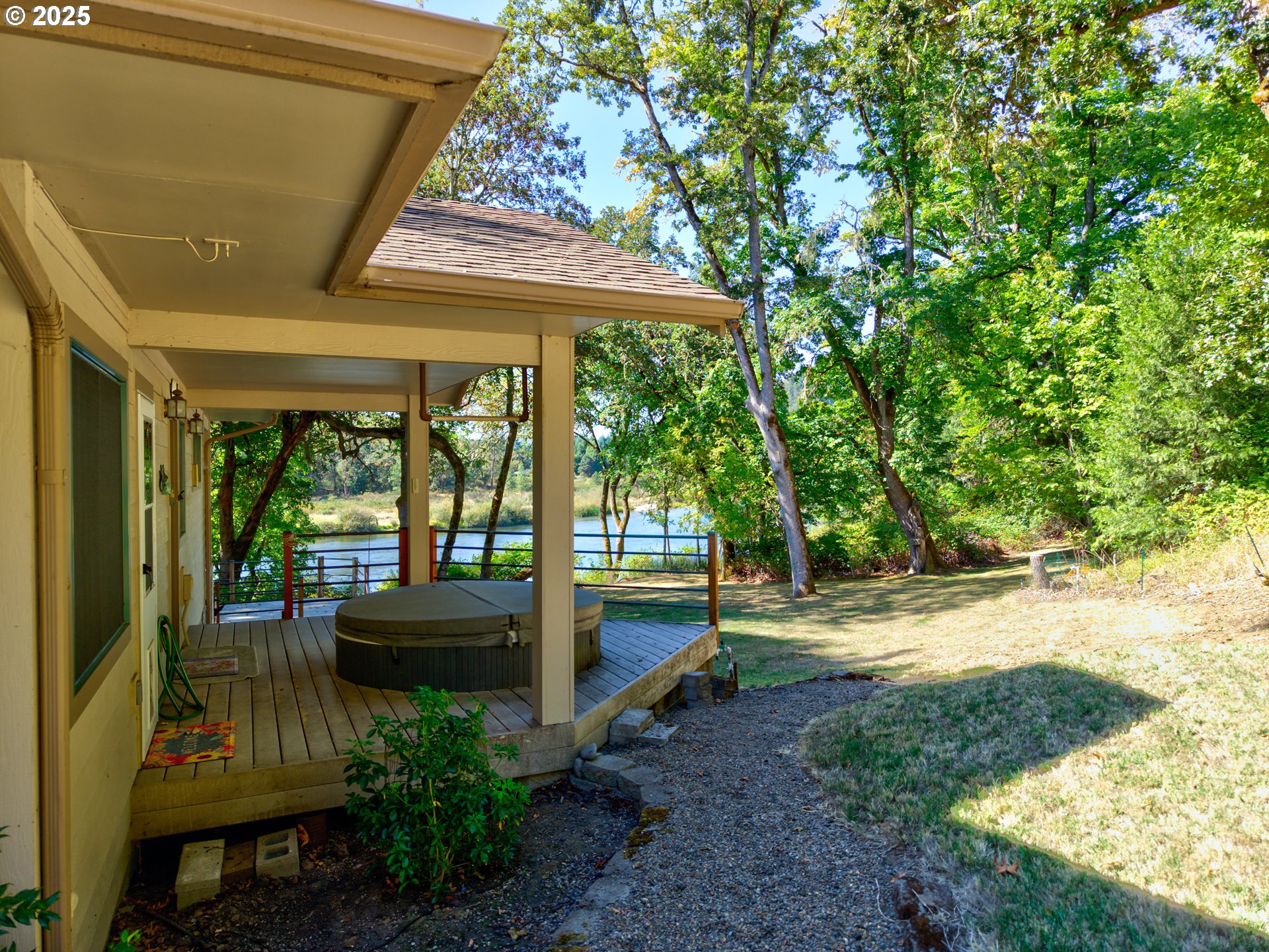 property viewer photo 45