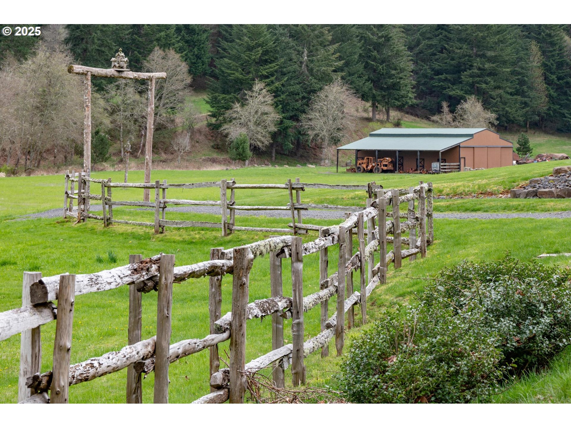 main property photo 30