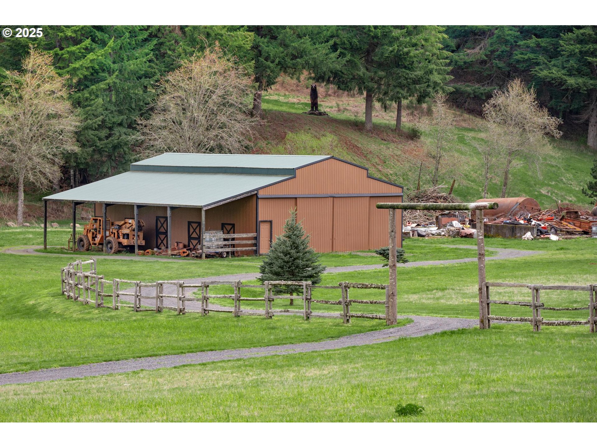main property photo 32