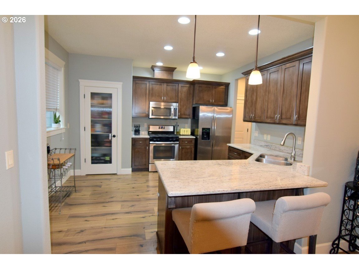 property viewer photo 3