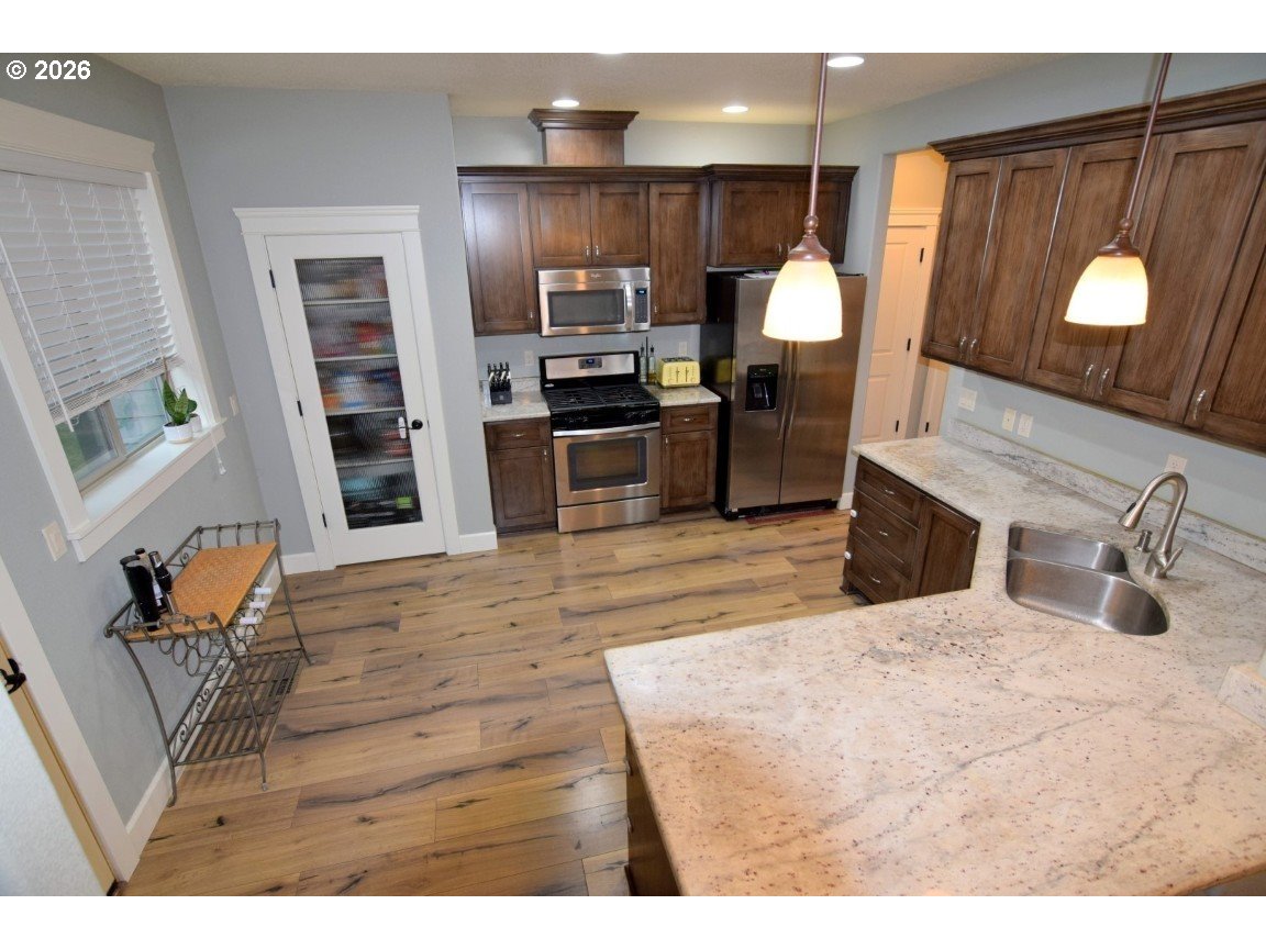property viewer photo 4
