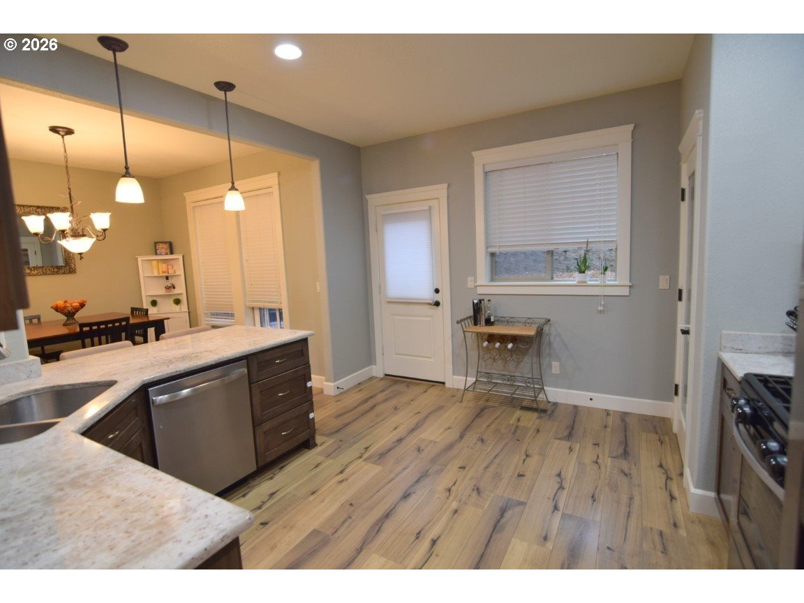 property viewer photo 5