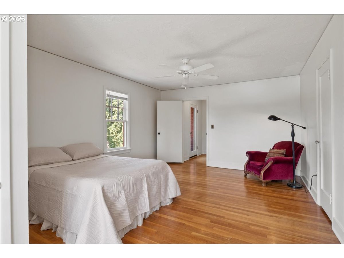 property viewer photo 17