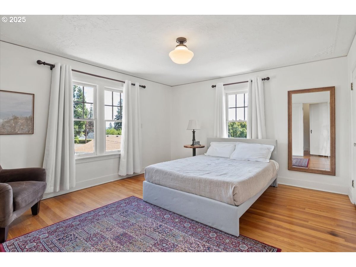 property viewer photo 25