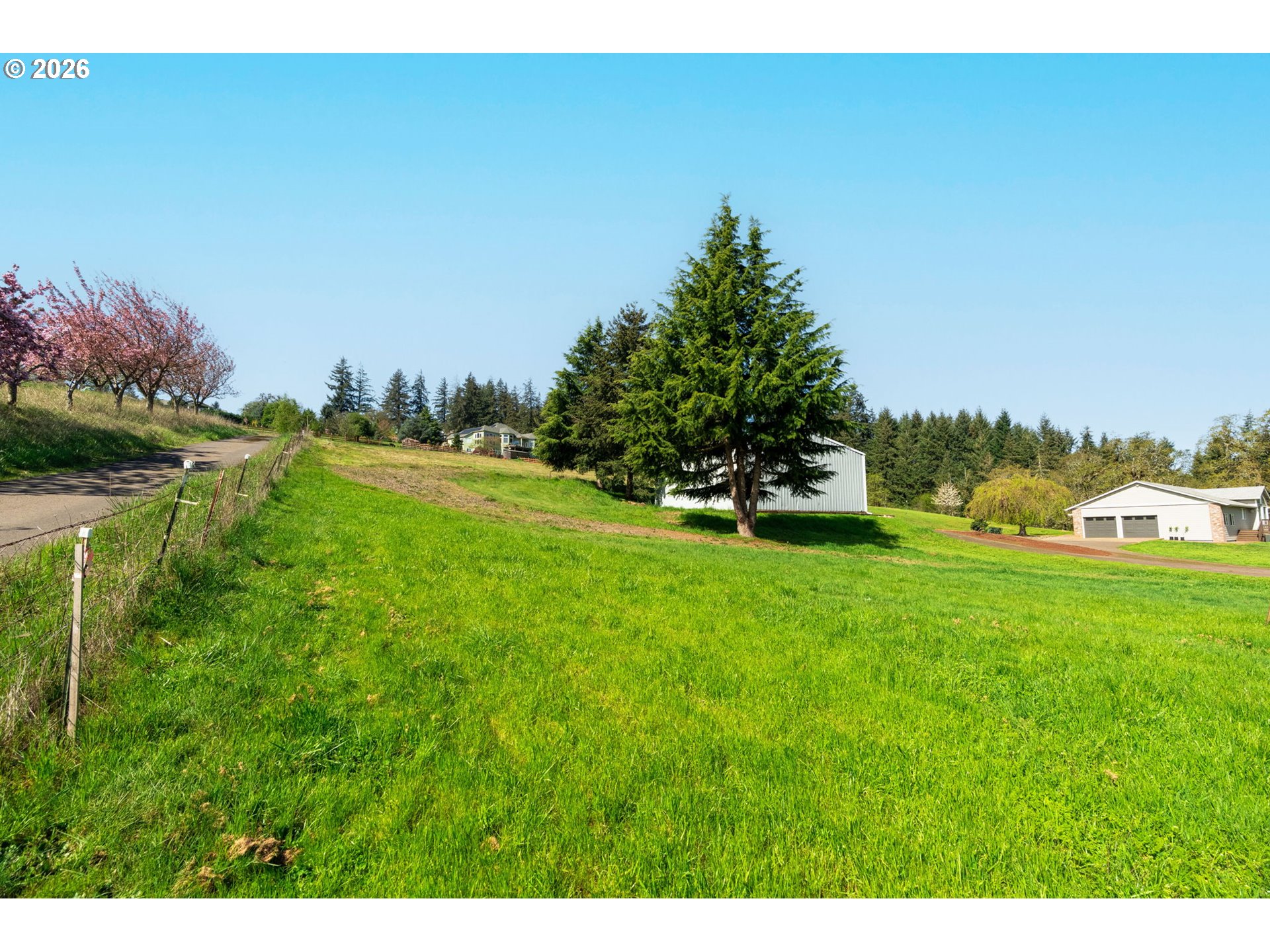 main property photo 9
