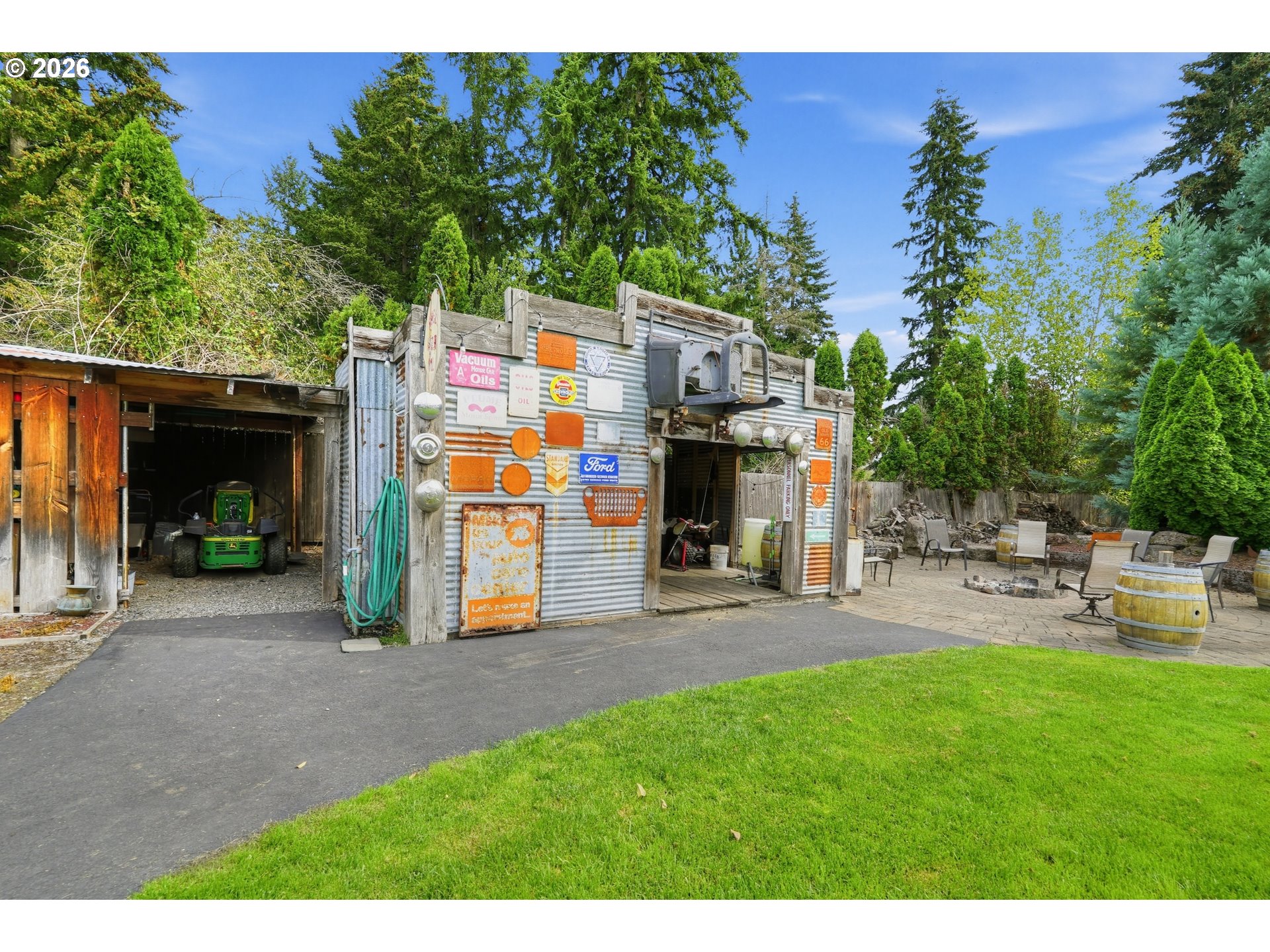 main property photo 32