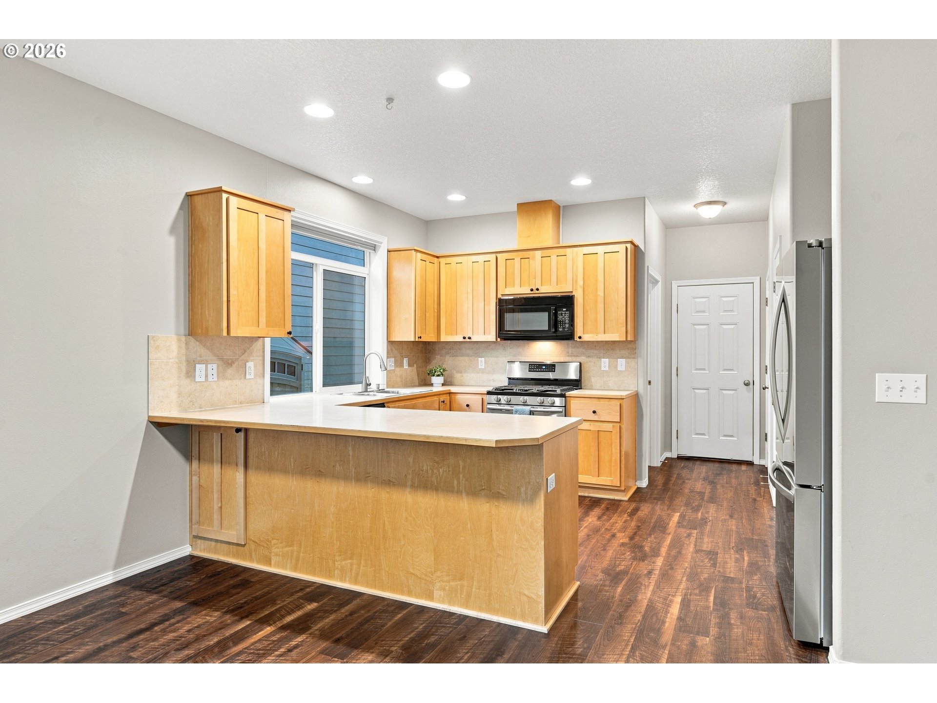 main property photo 13