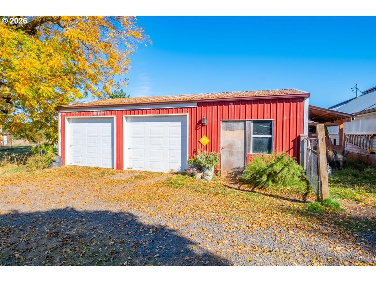 main property photo 14