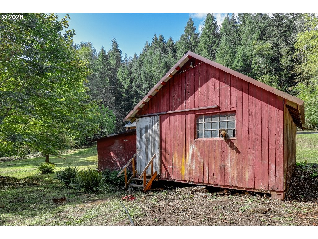 main property photo 14