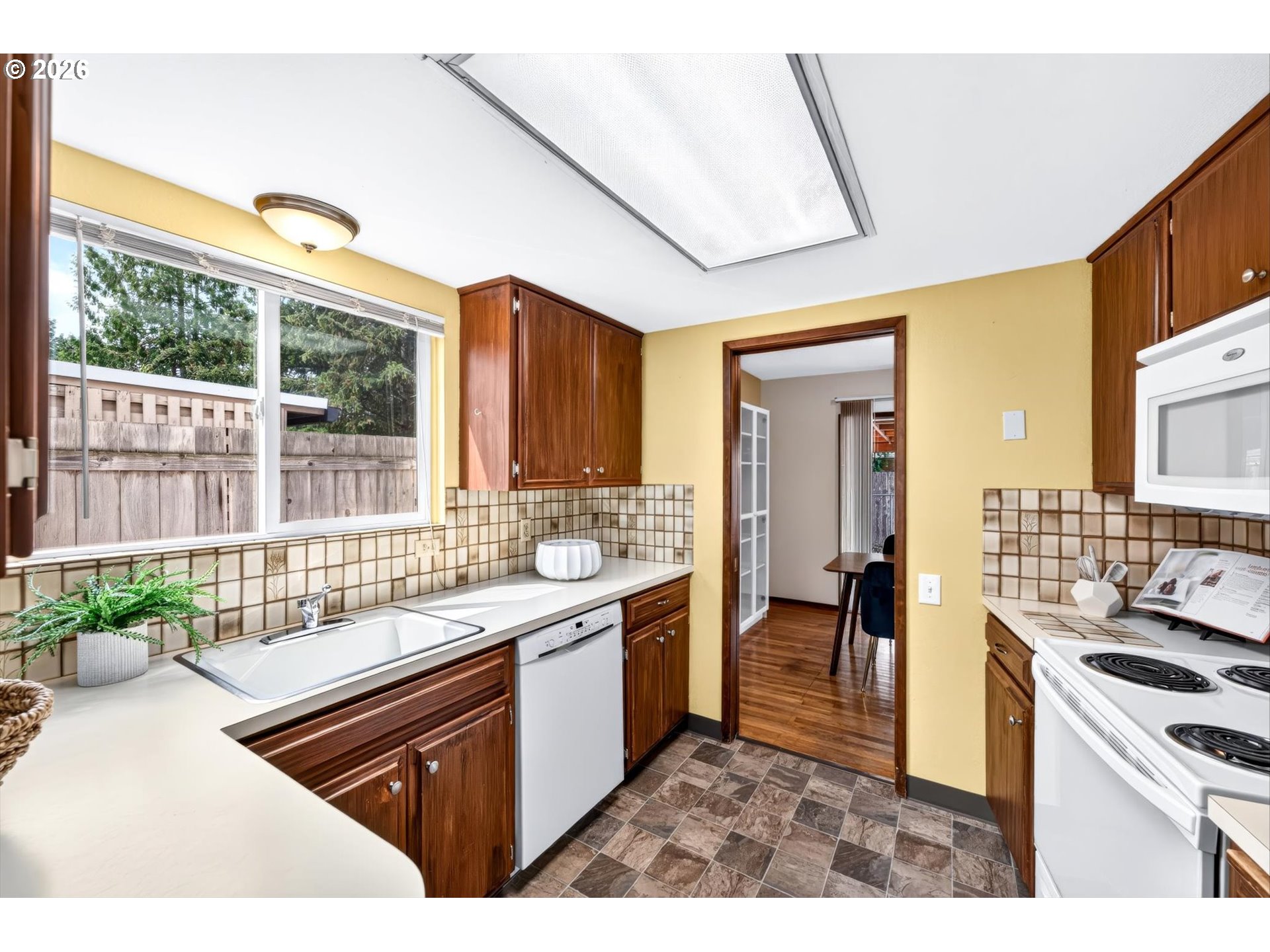 property viewer photo 19
