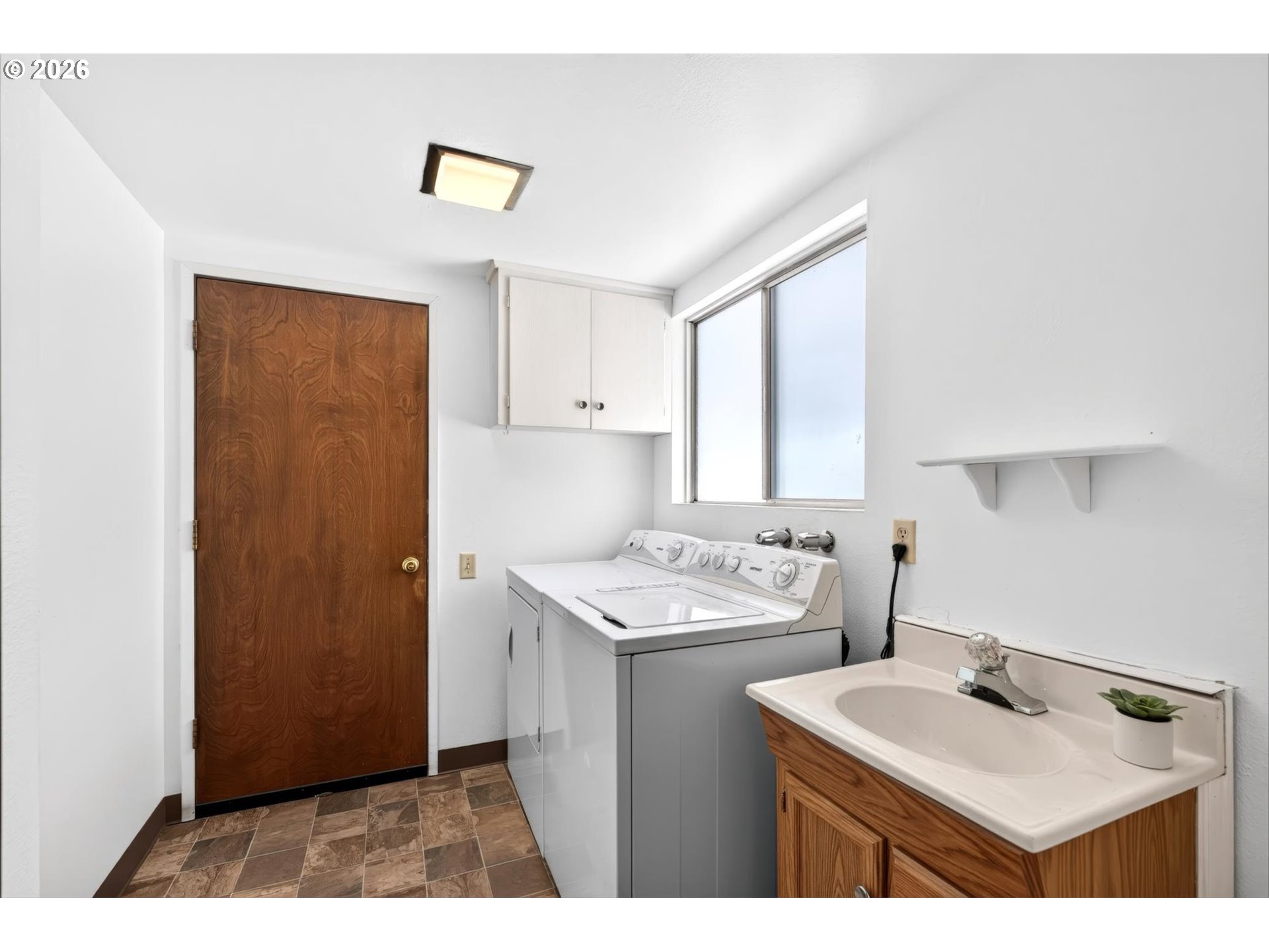 property viewer photo 33