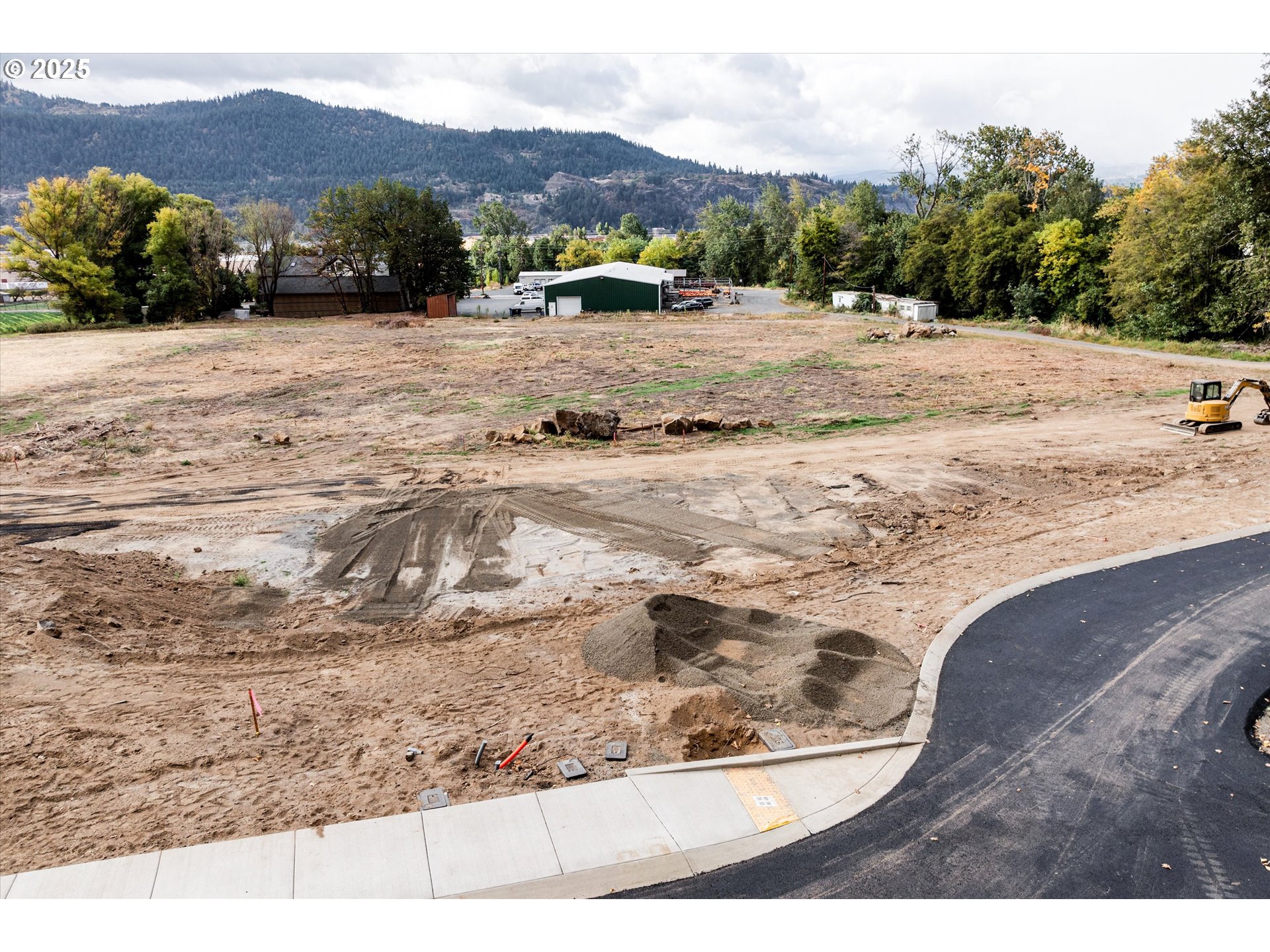 main property photo 22