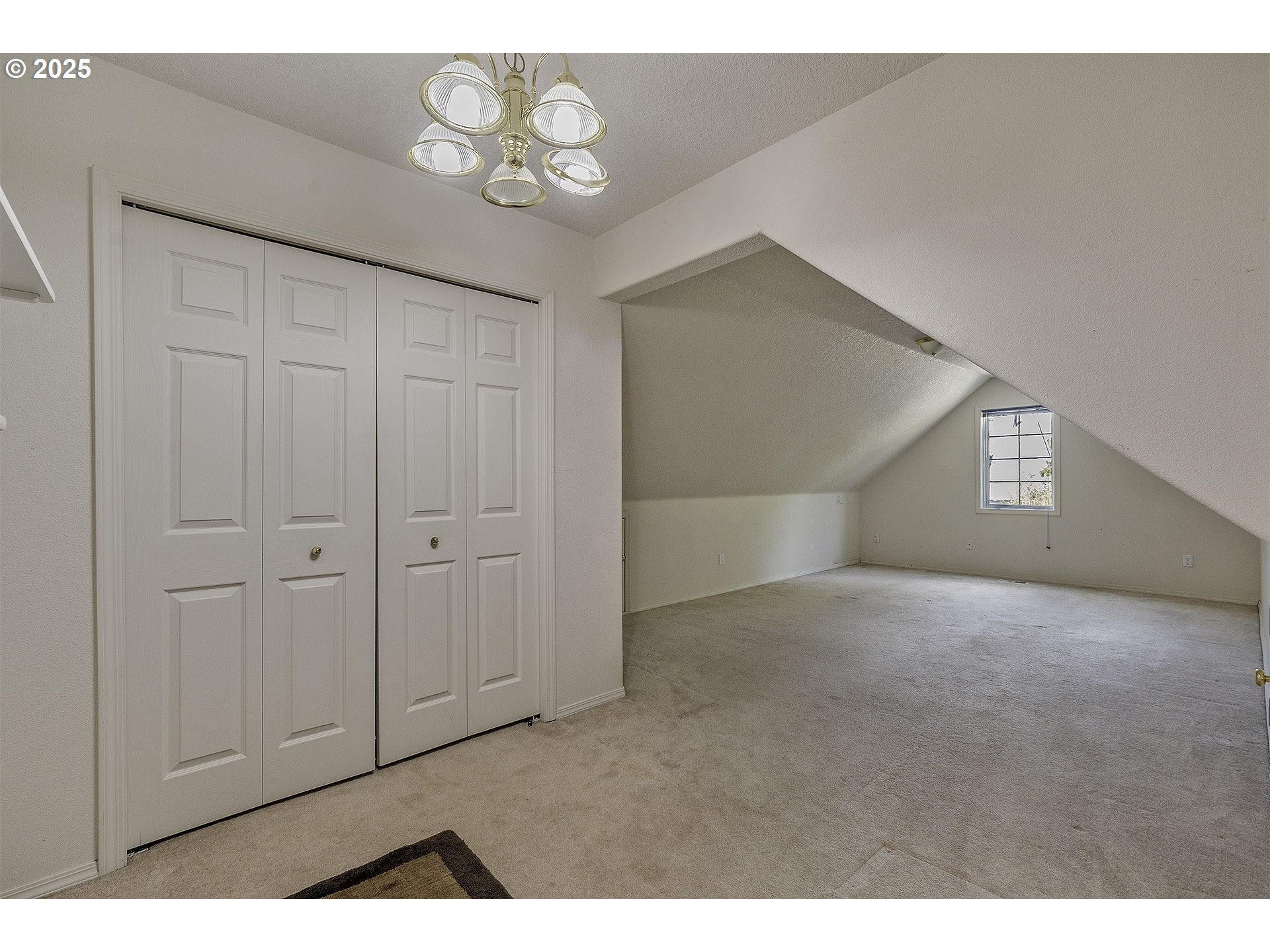 property viewer photo 25