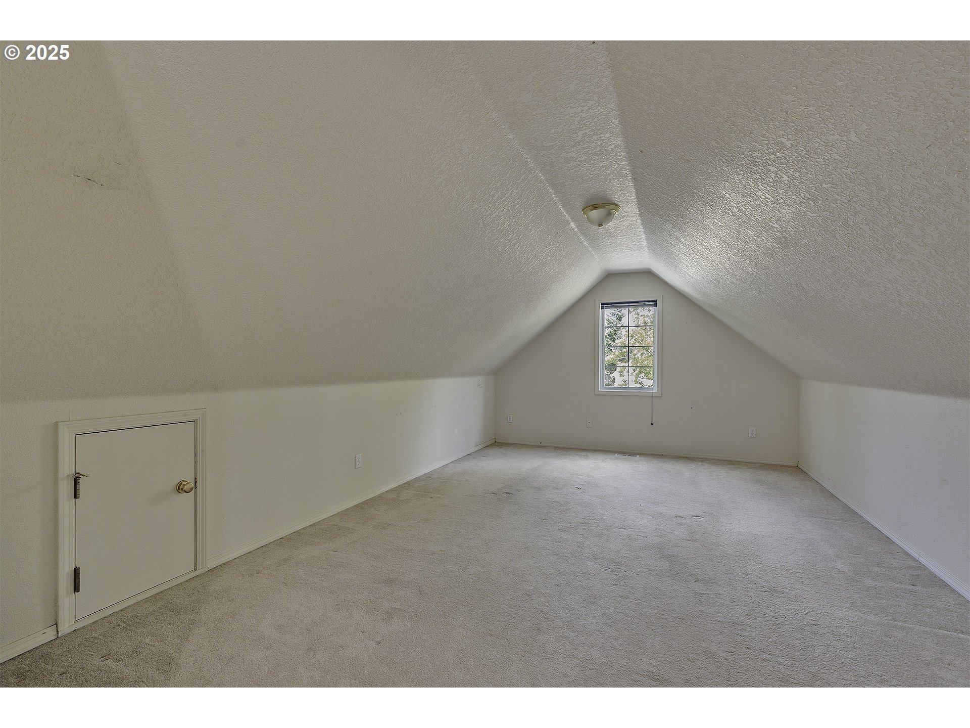 property viewer photo 26