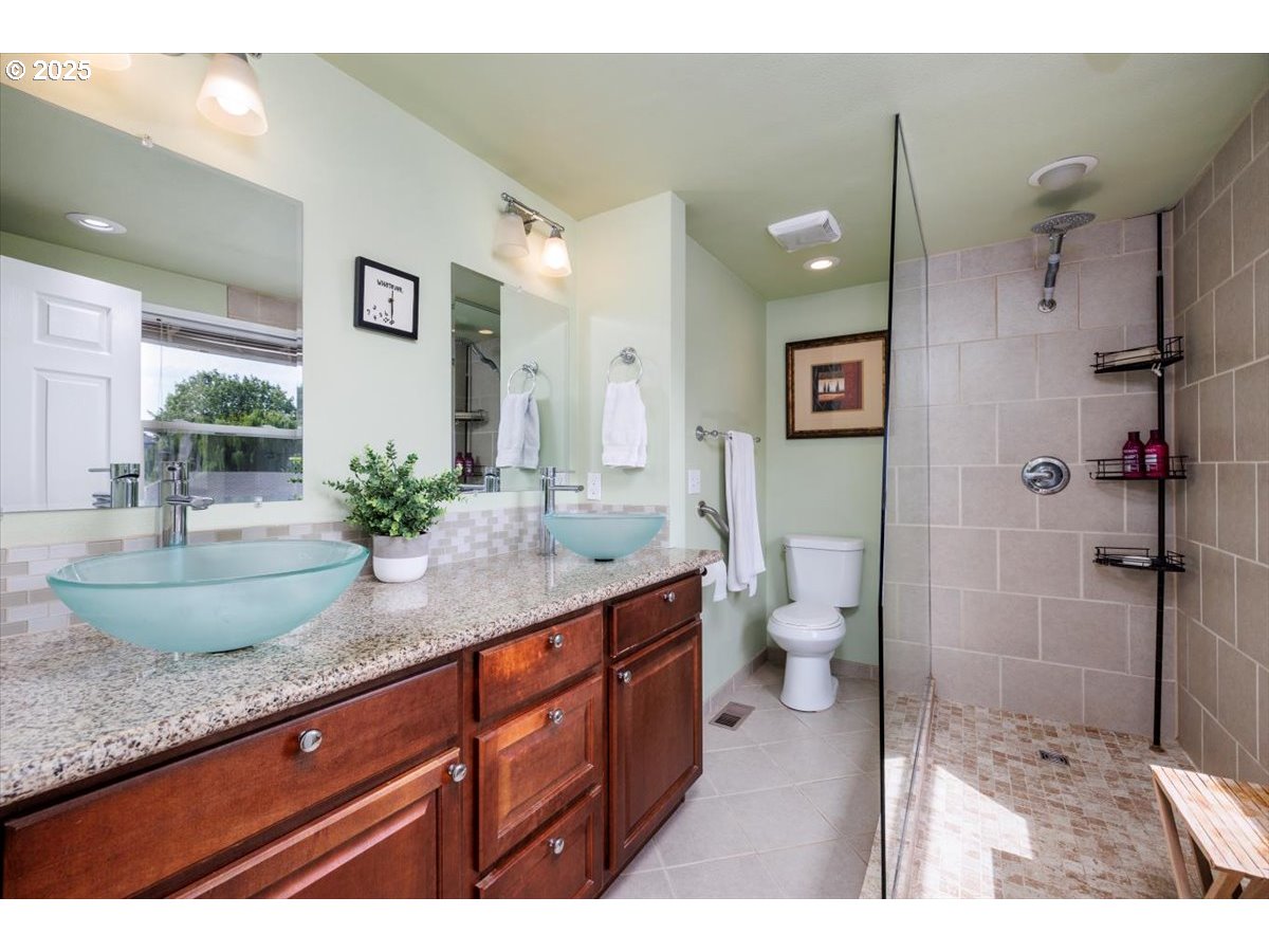 property viewer photo 18