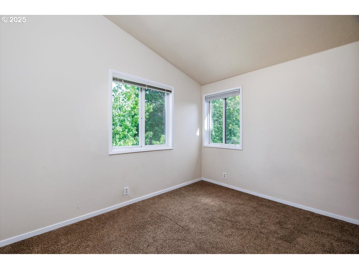 property viewer photo 26