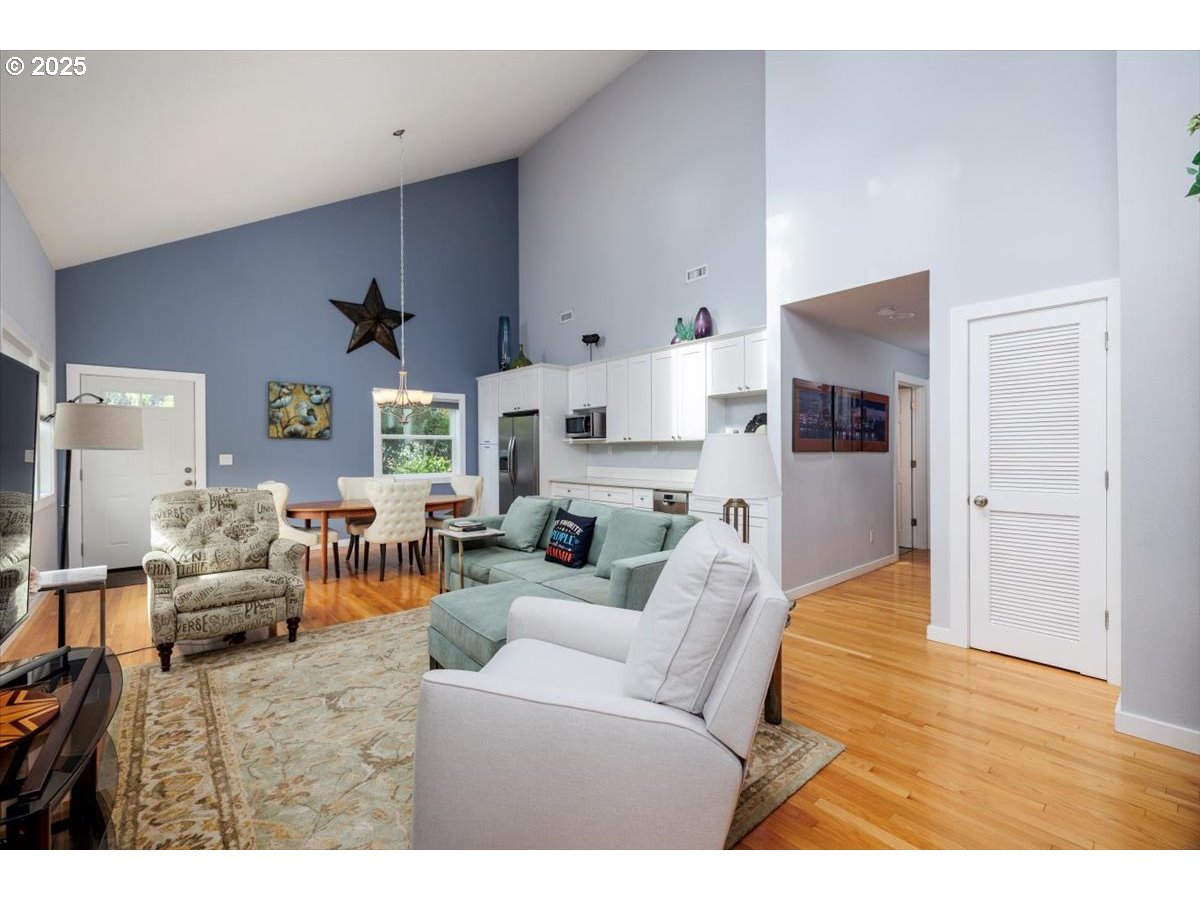property viewer photo 31