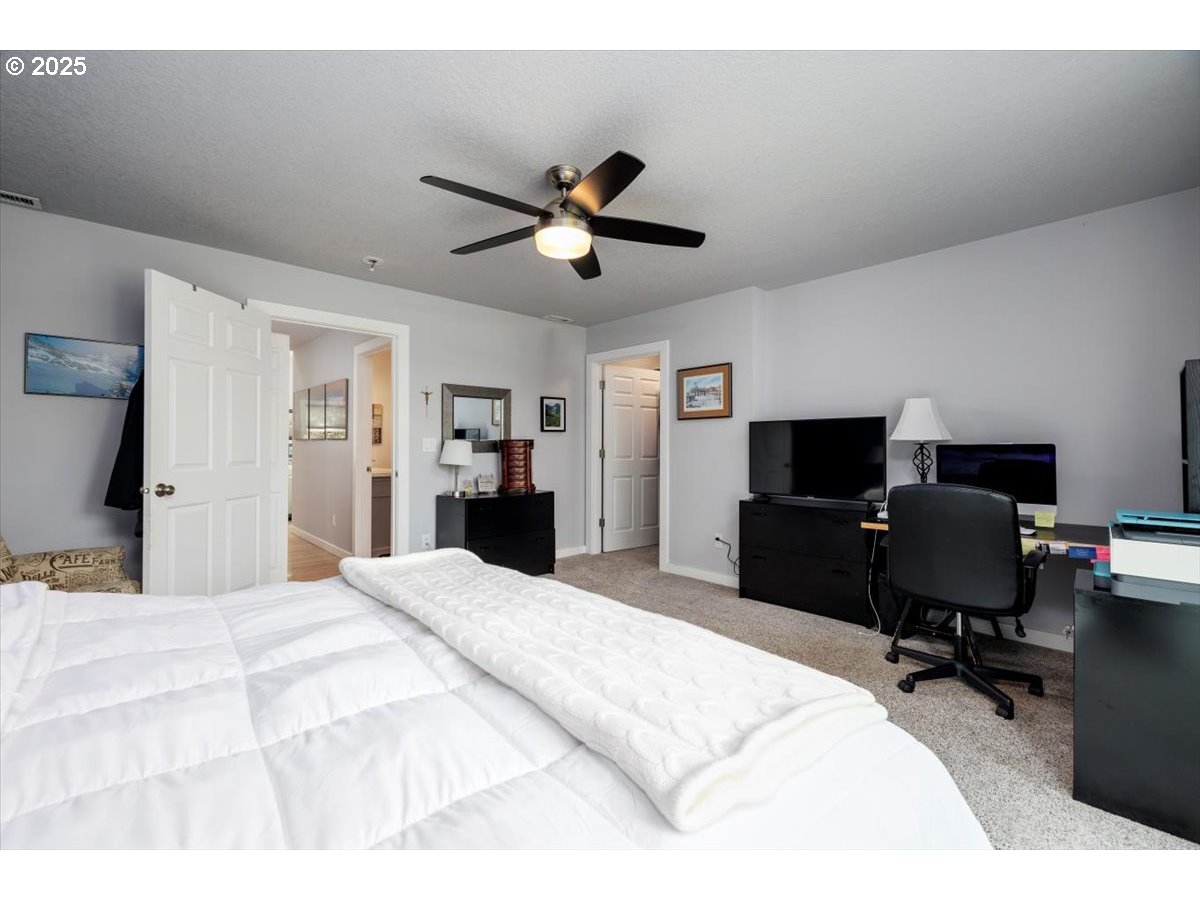 property viewer photo 36