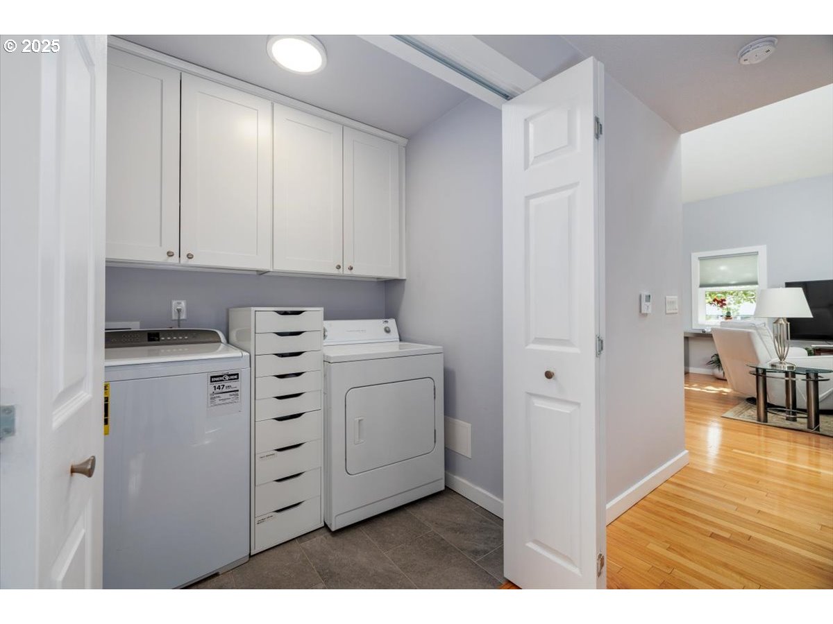 property viewer photo 40