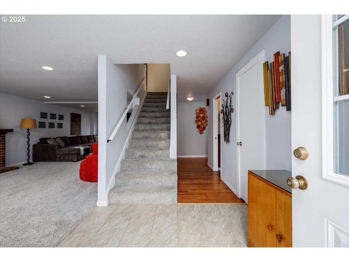 property viewer photo 5