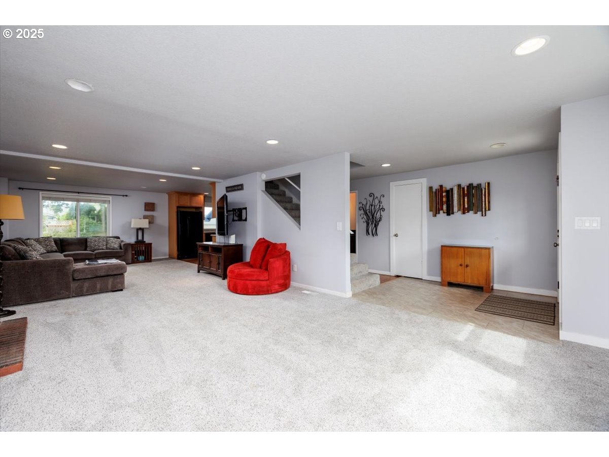 property viewer photo 6