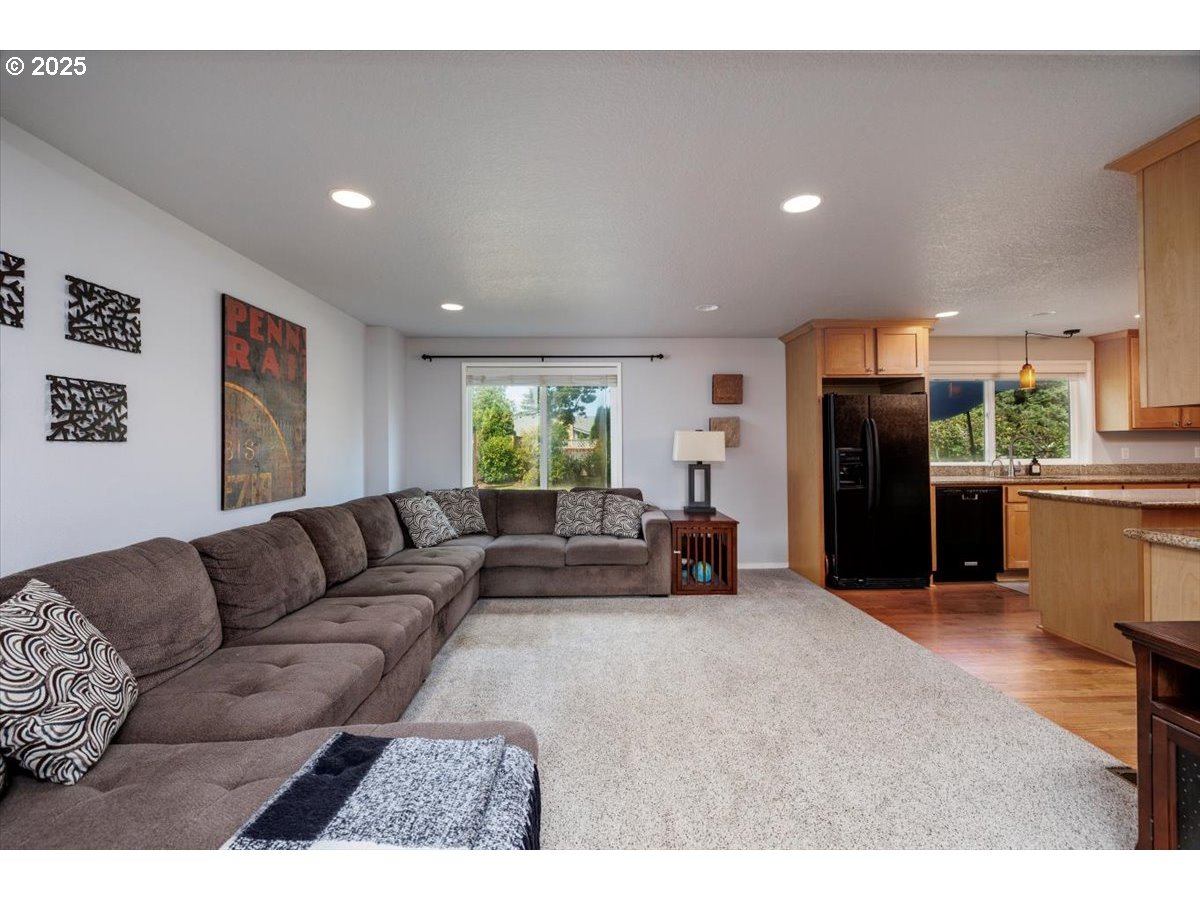 property viewer photo 7