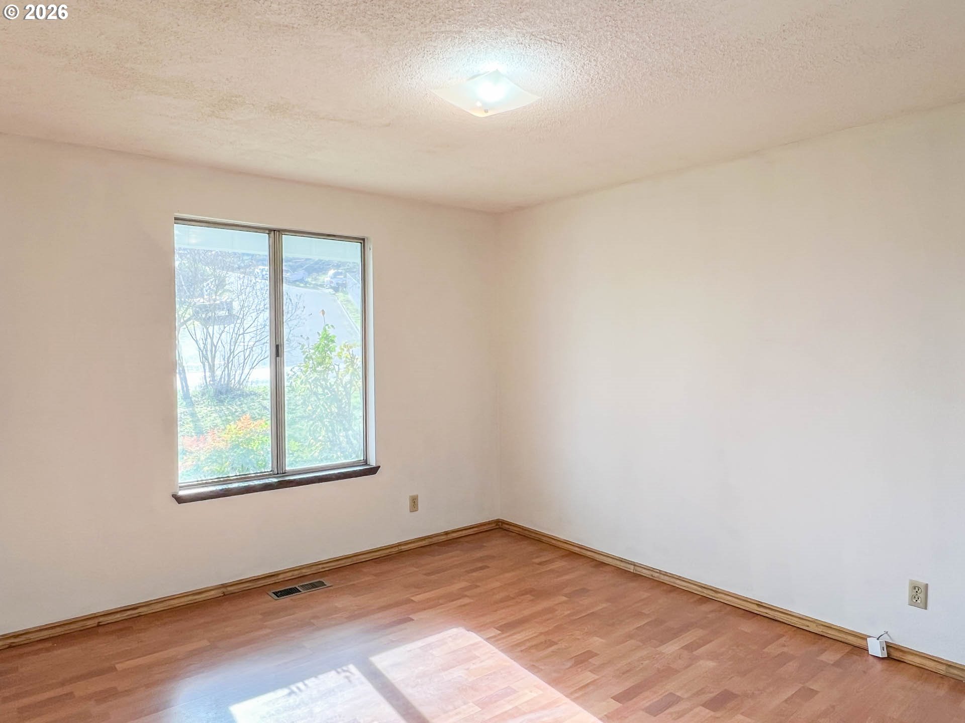 property viewer photo 10