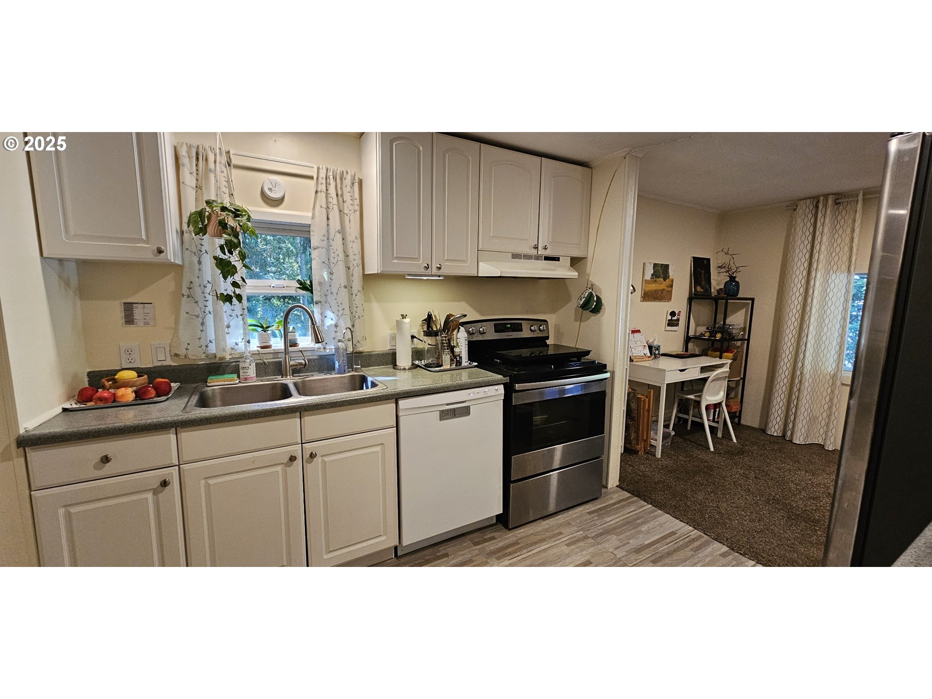 property viewer photo 15