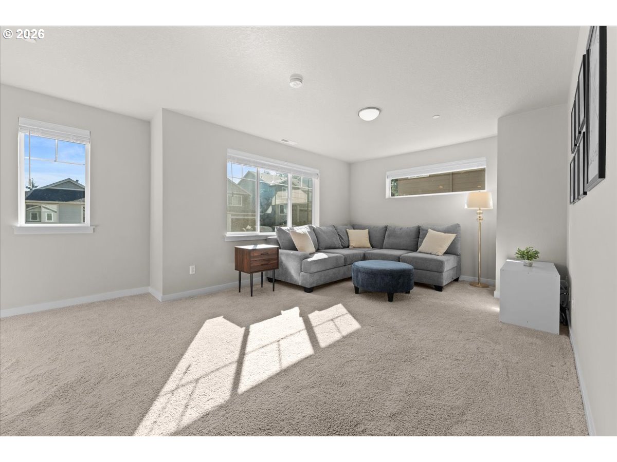 property viewer photo 16