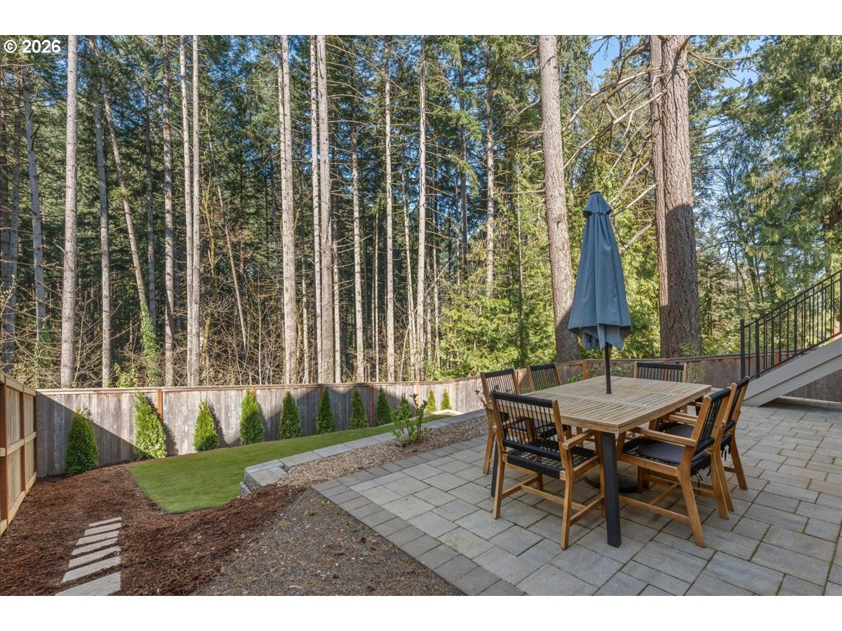 property viewer photo 2