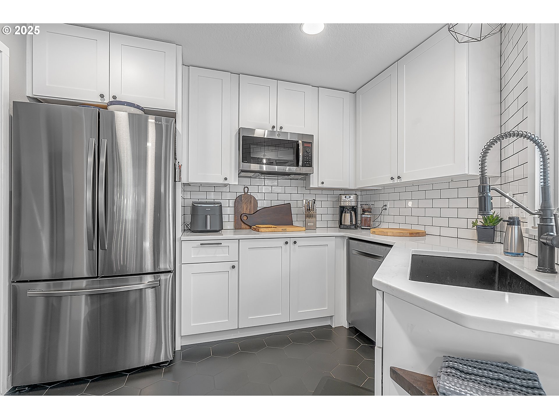 property viewer photo 12