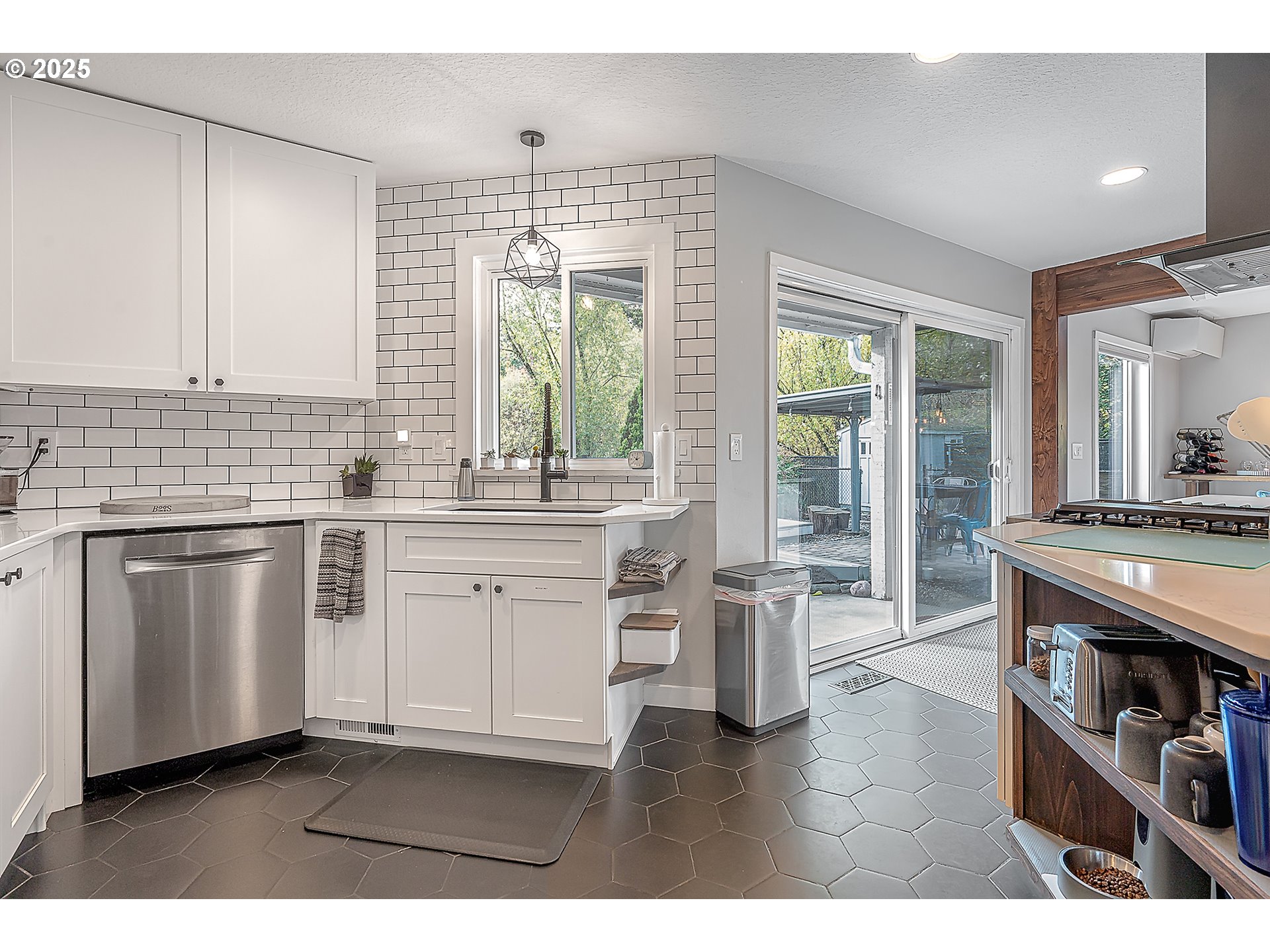 property viewer photo 13