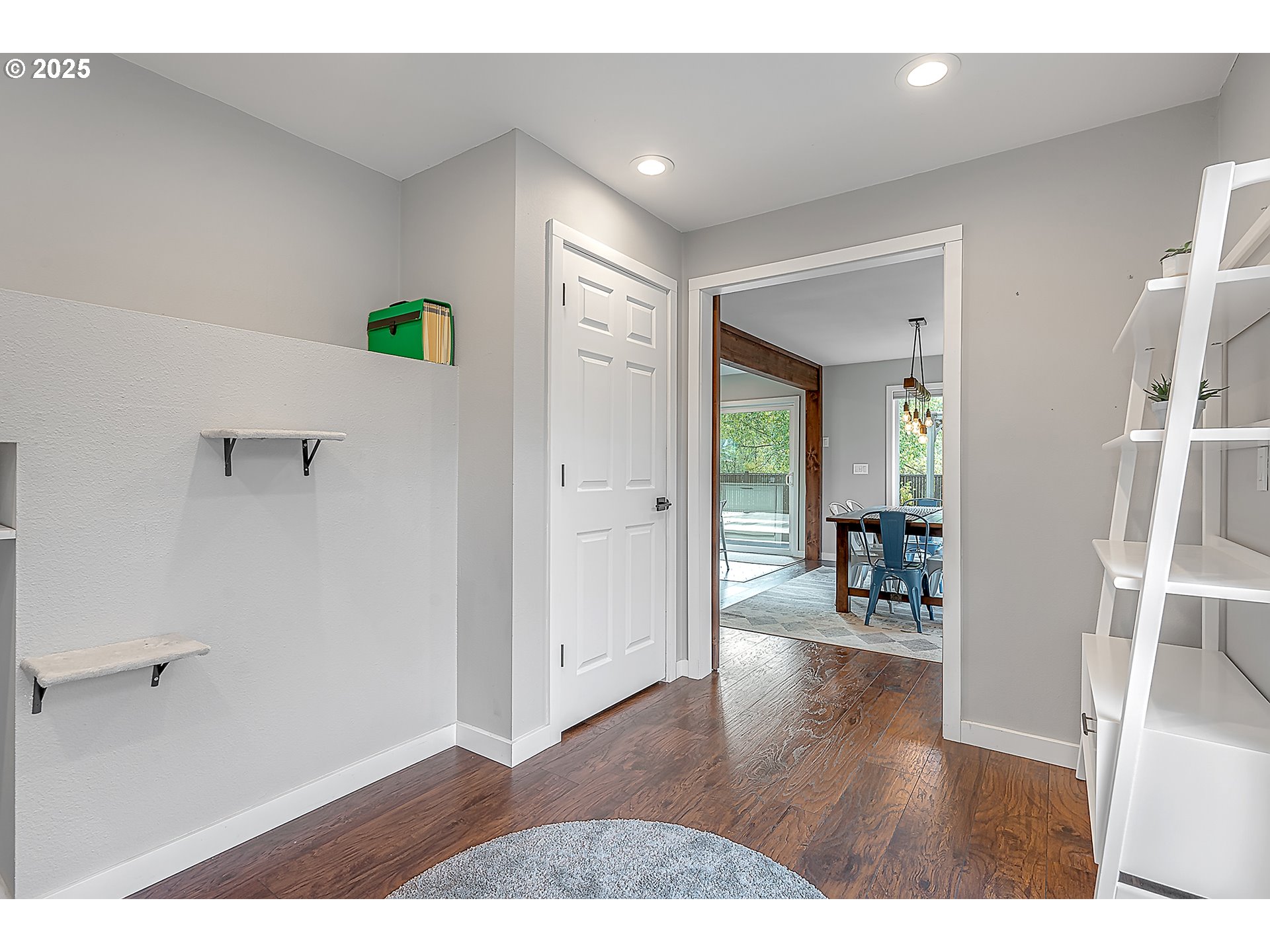 property viewer photo 18