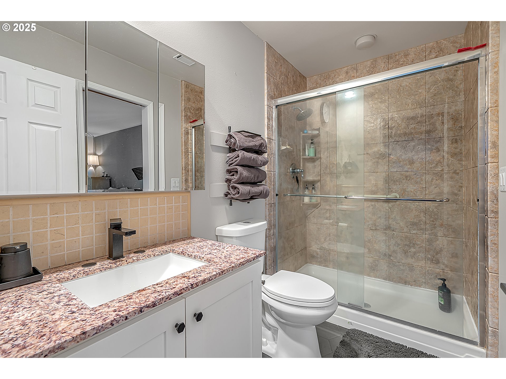 property viewer photo 20