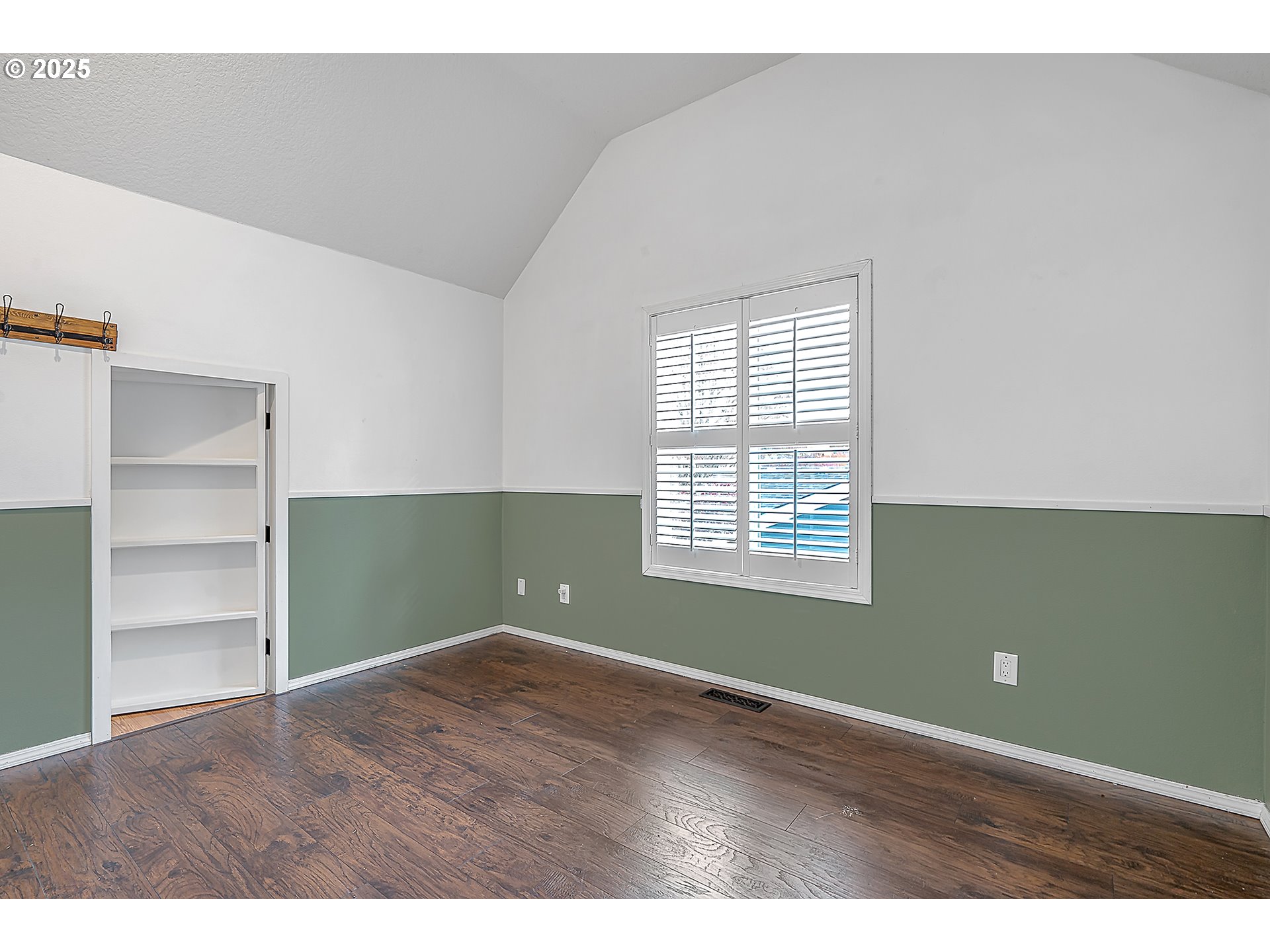property viewer photo 24