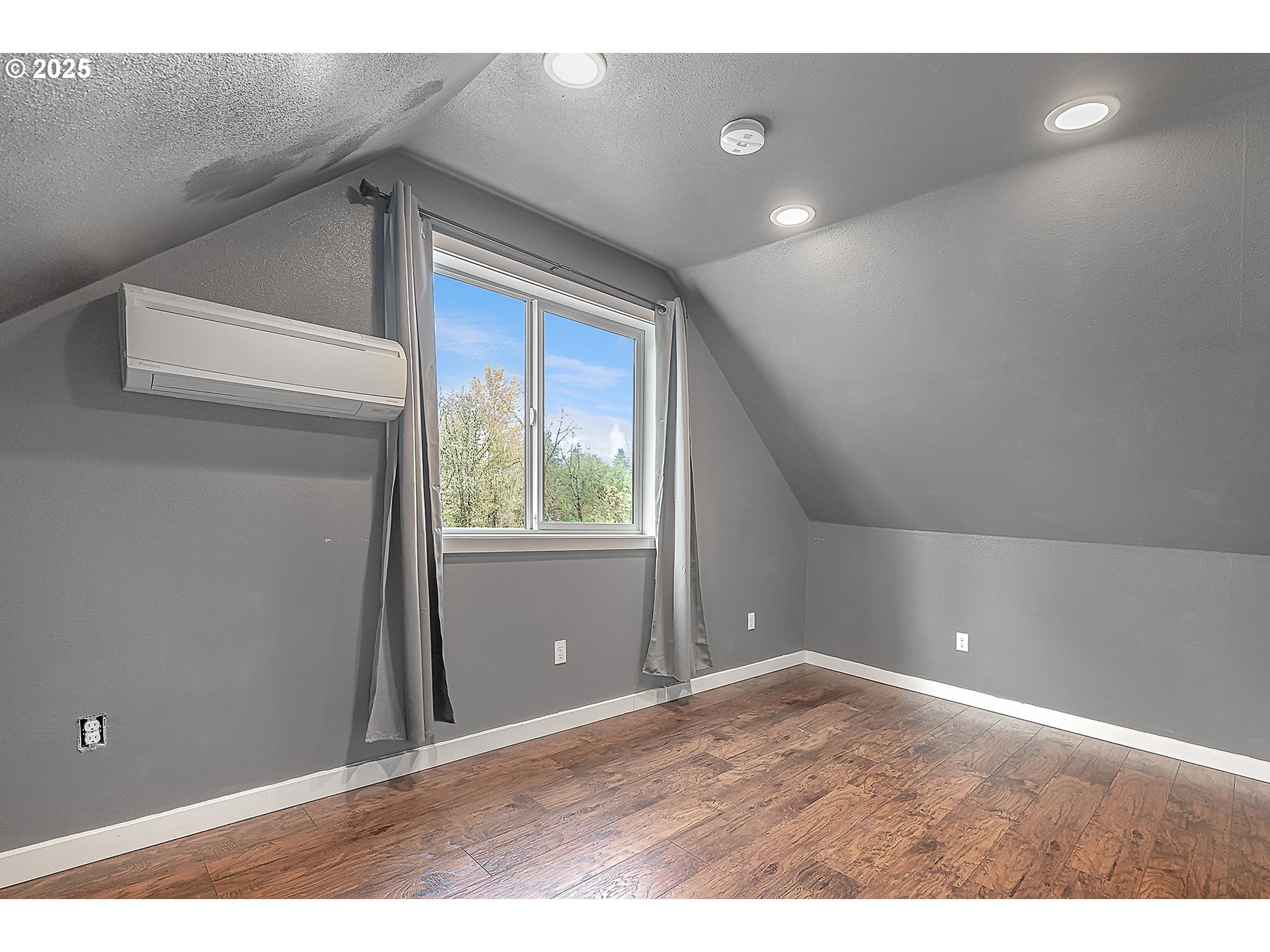 property viewer photo 29