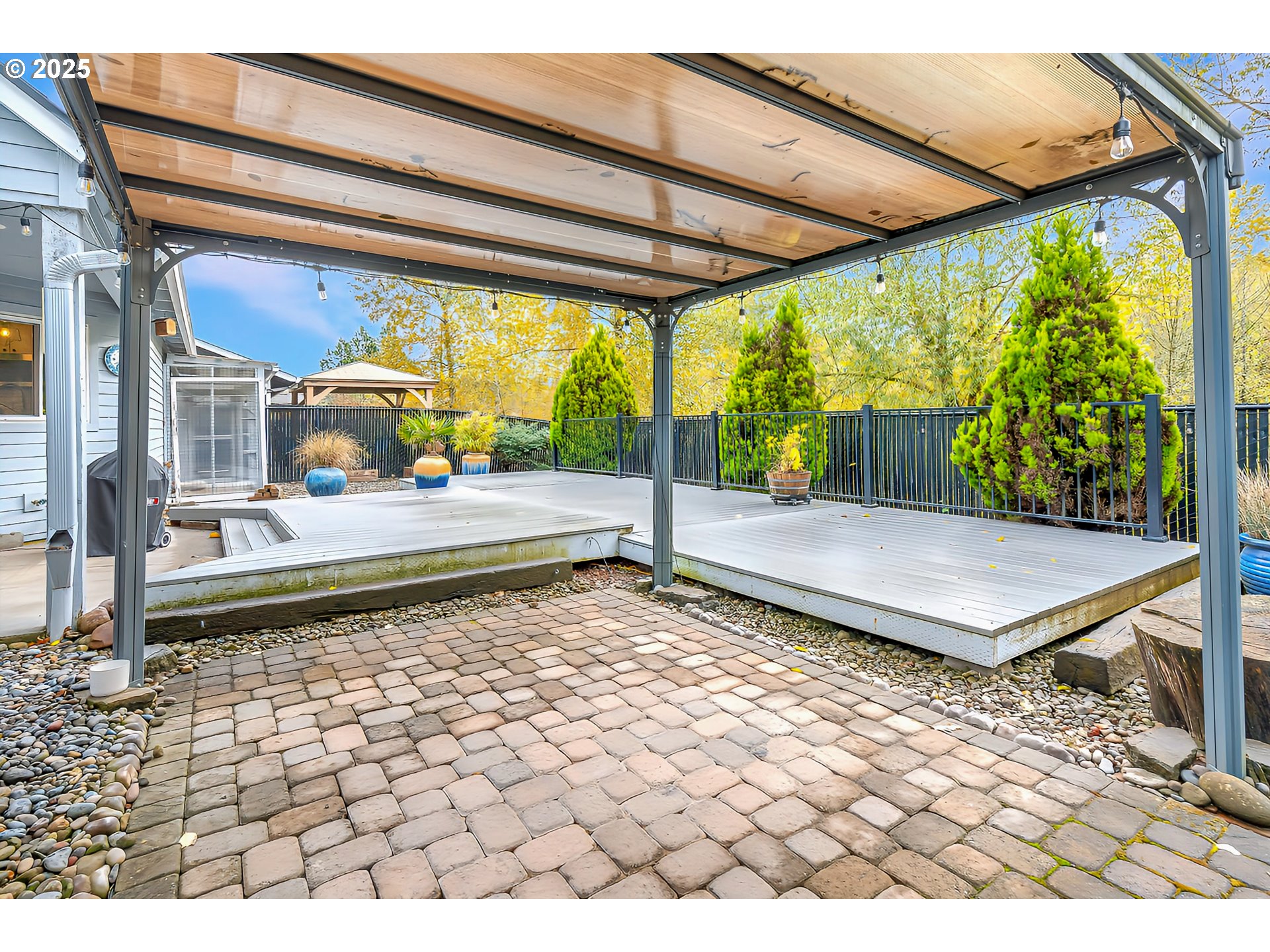 property viewer photo 36