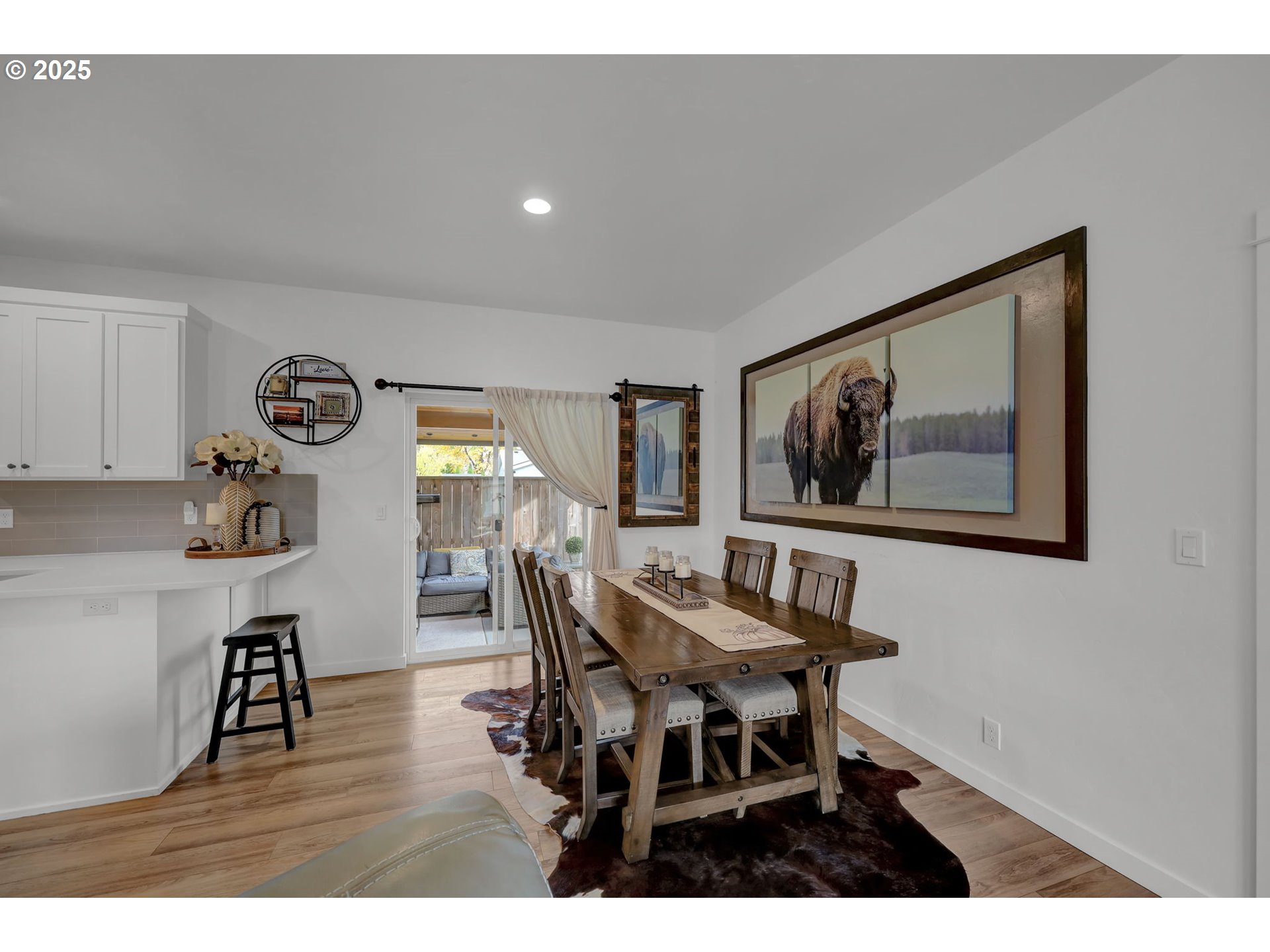 property viewer photo 12