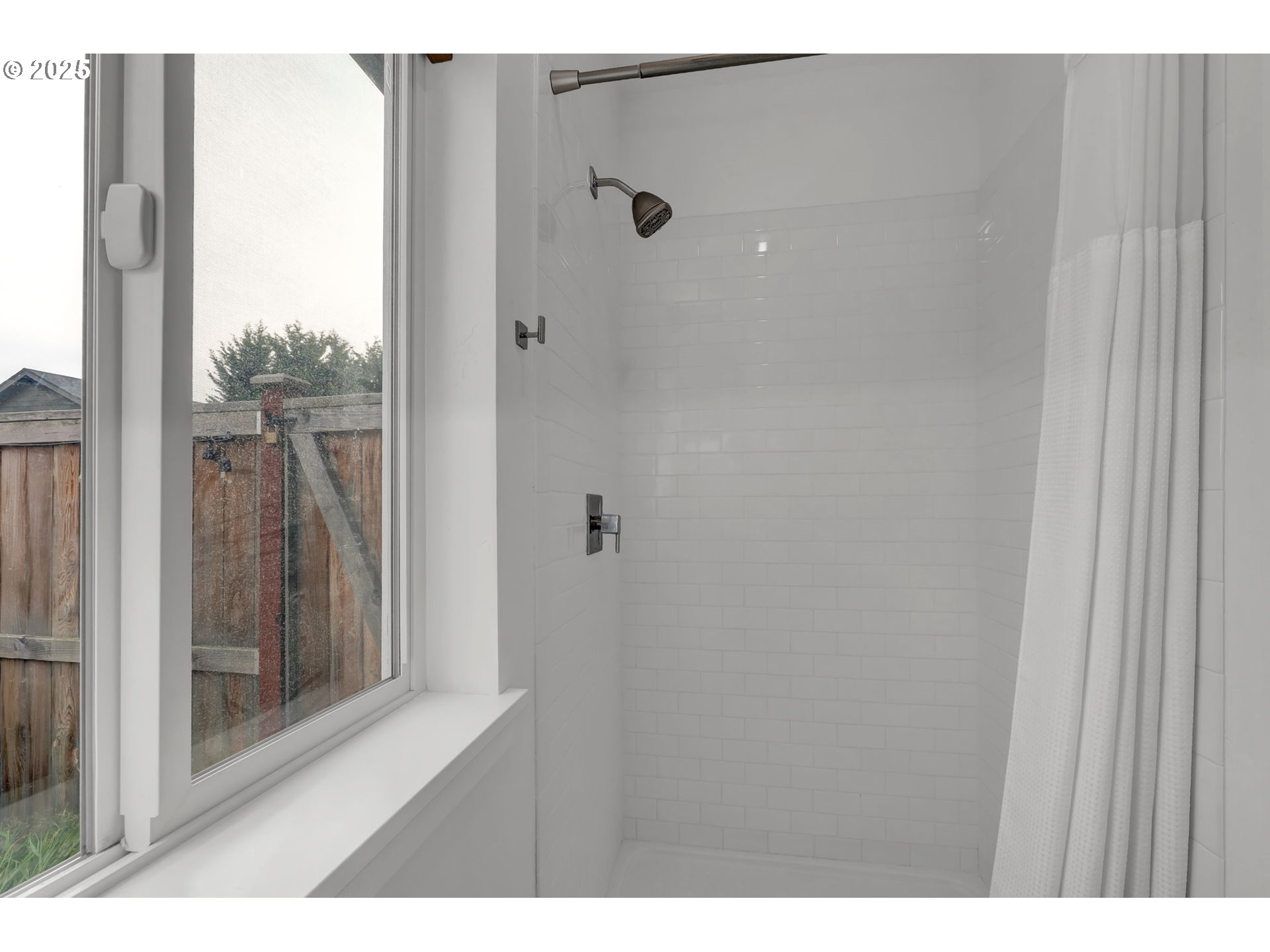 property viewer photo 23