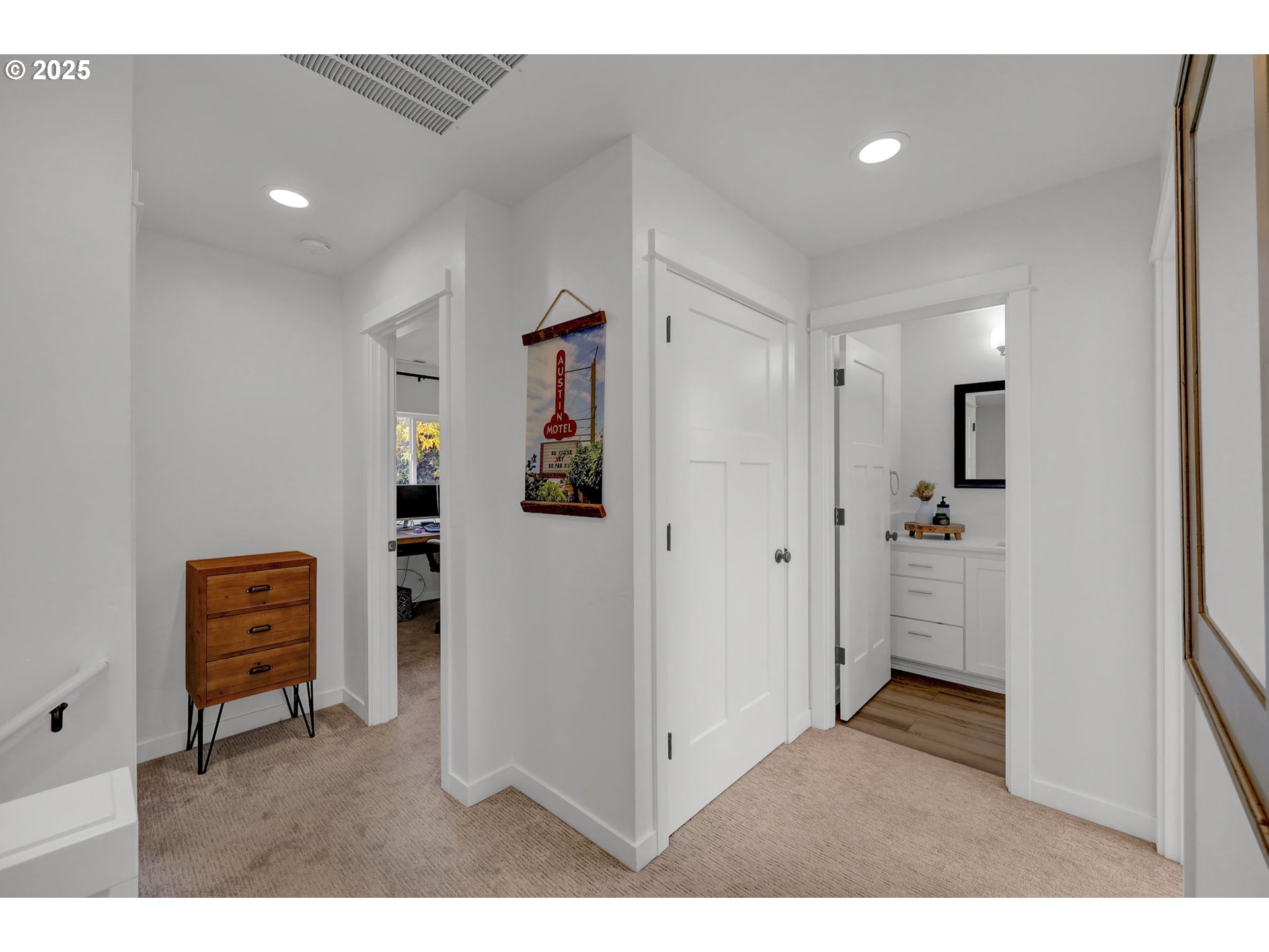 property viewer photo 24