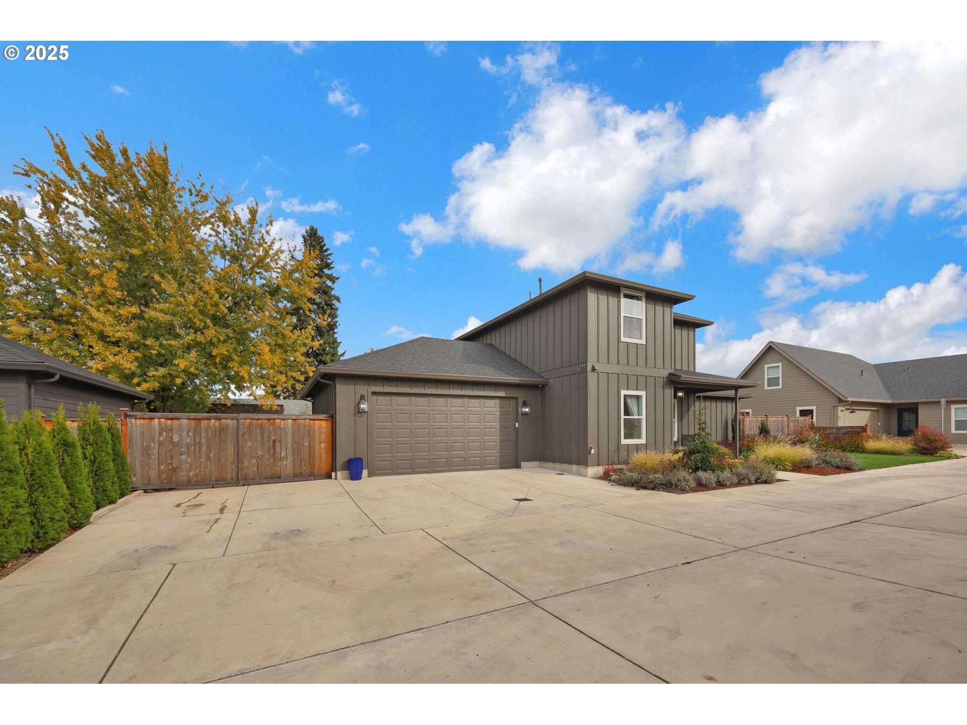property viewer photo 3