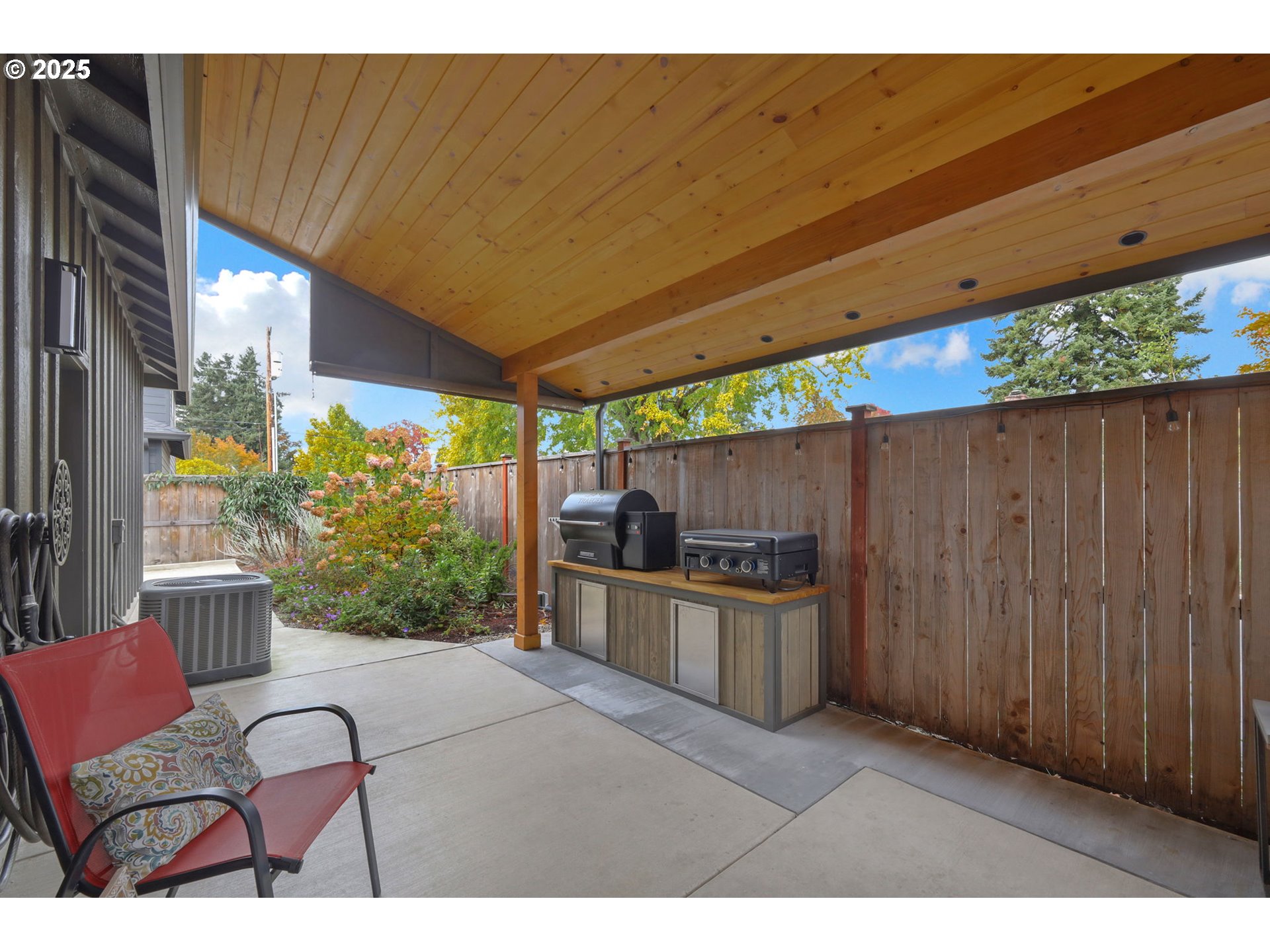 property viewer photo 36
