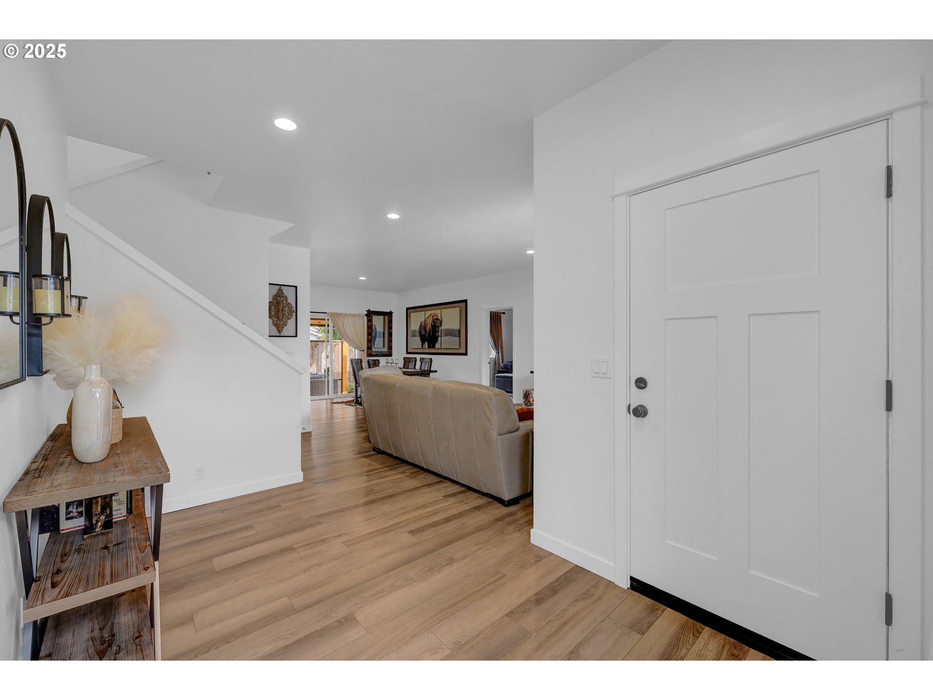 property viewer photo 6
