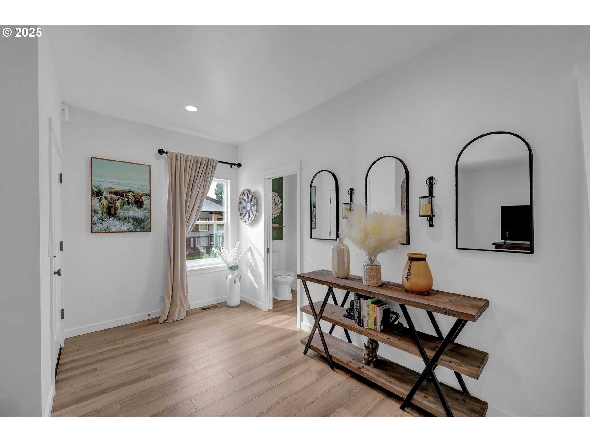 property viewer photo 7