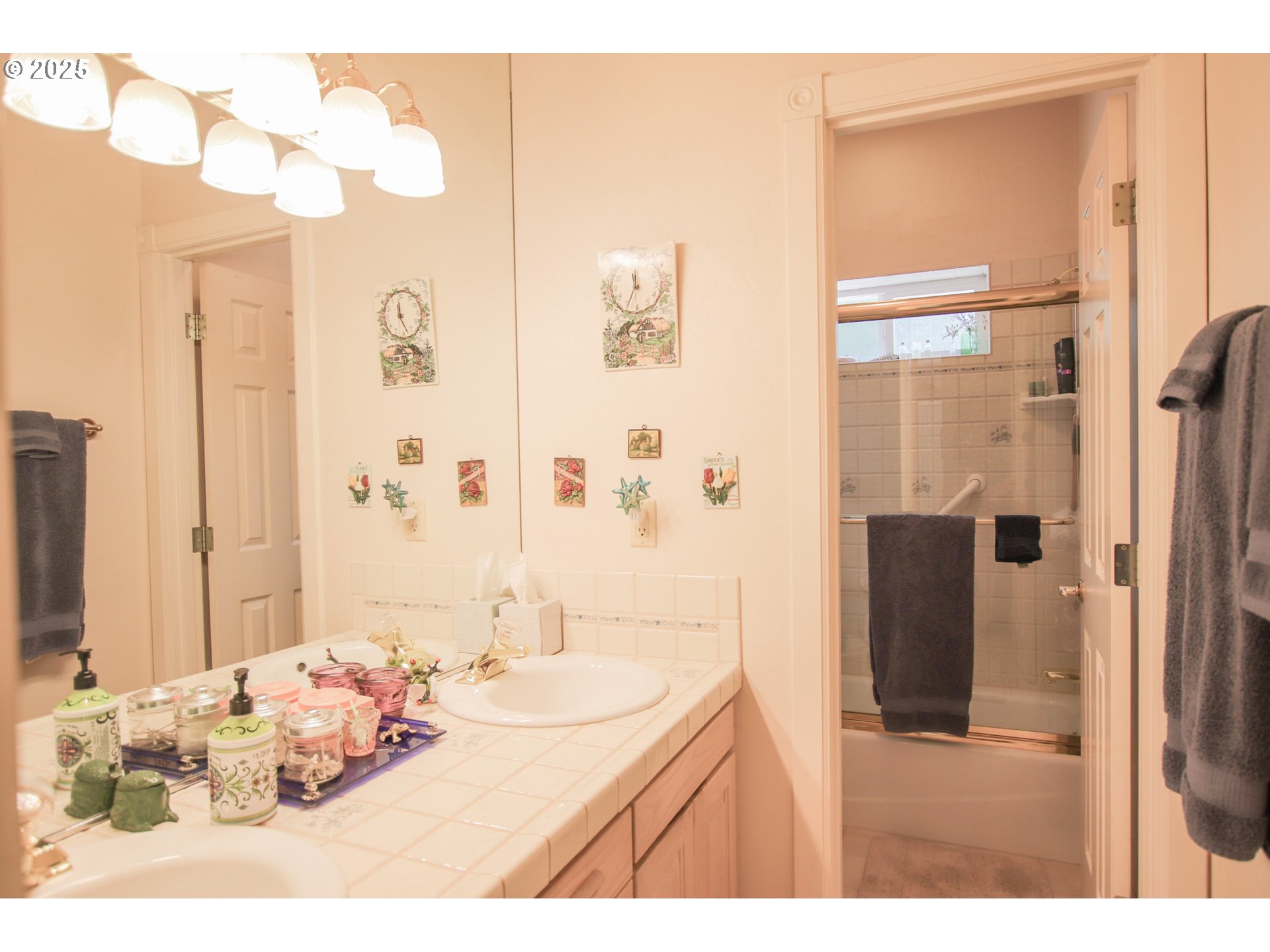 property viewer photo 20
